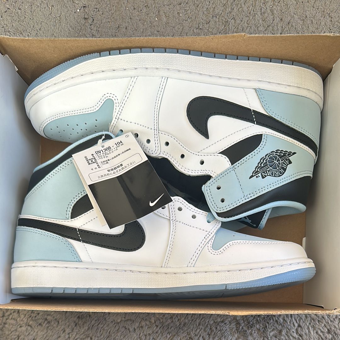 Nike Air Jordan 1 Mid "Ice Blue Nubuck"
