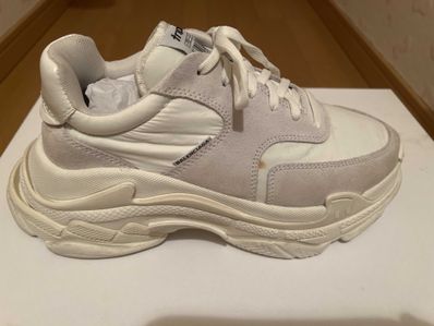 BALENCIAGA Triple S "Black/Red"