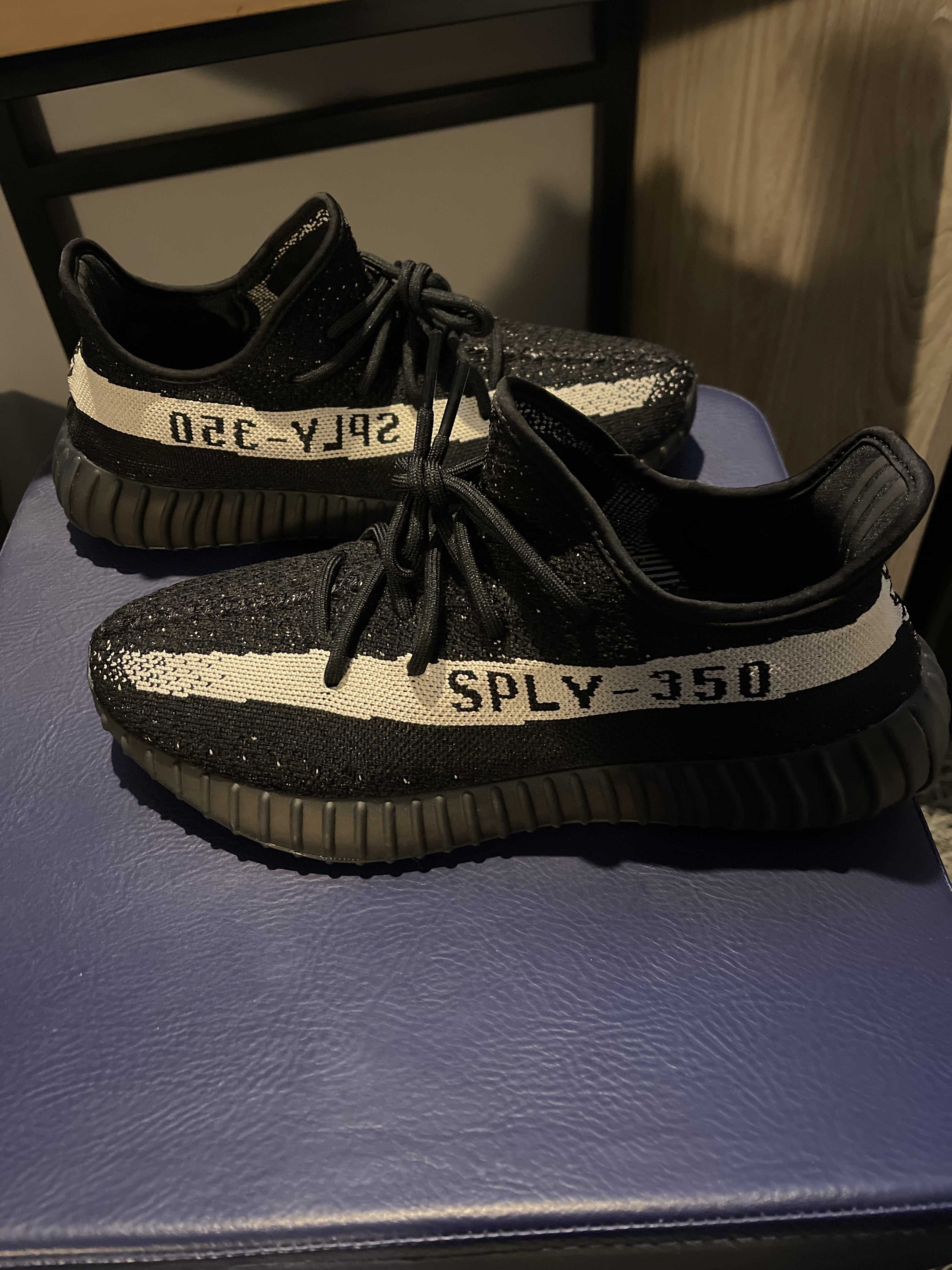 adidas YEEZY Boost 350 V2 "Oreo"