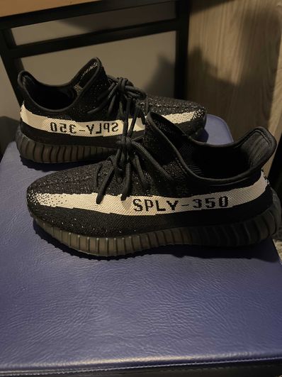 adidas YEEZY Boost 350 V2 "Oreo"