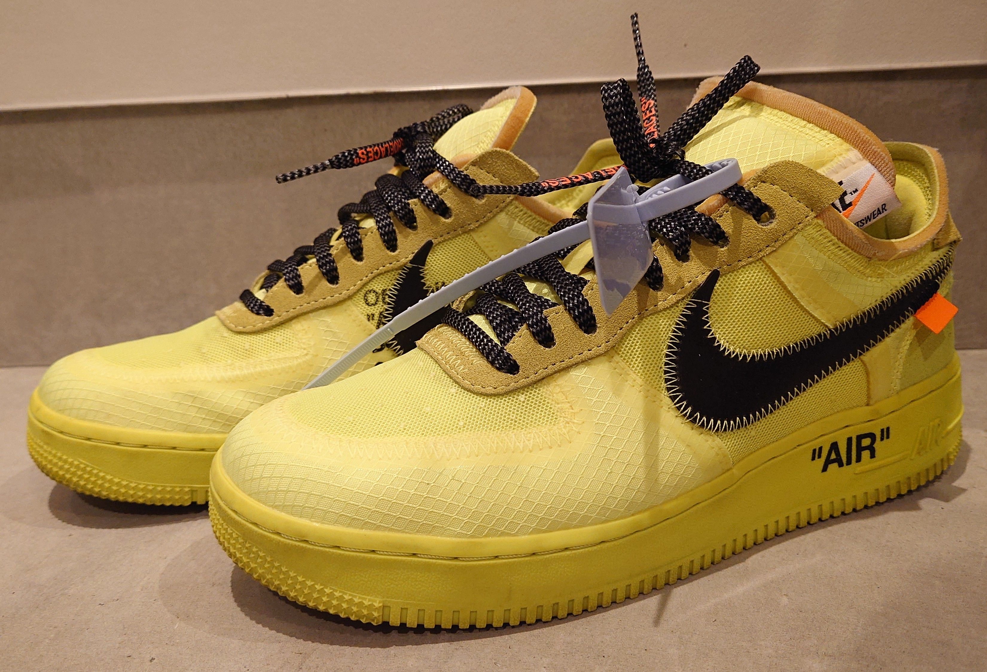 Off-White × Nike Air Force 1 Low "Volt"