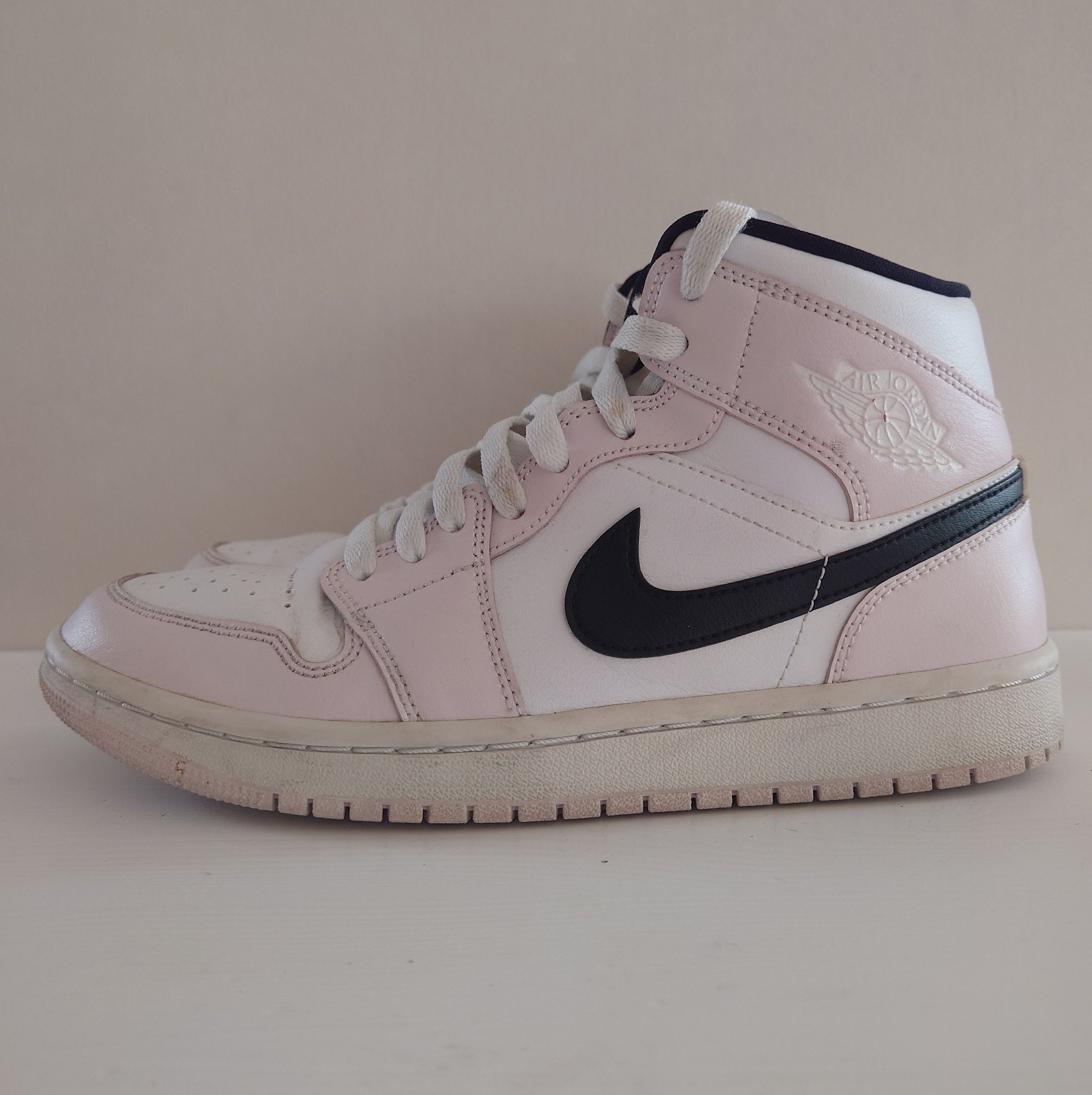 Nike Women's Air Jordan 1 Mid "Light Violet/White/Black"