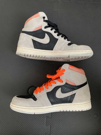 Nike Air Jordan 1 RETRO High OG "Hyper Crimson"