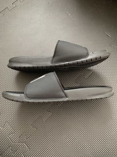 Stussy × Nike Benassi Slide Sandal "Black" (DC5239-001)