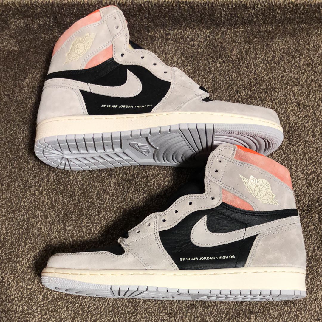 Nike Air Jordan 1 RETRO High OG "Hyper Crimson"