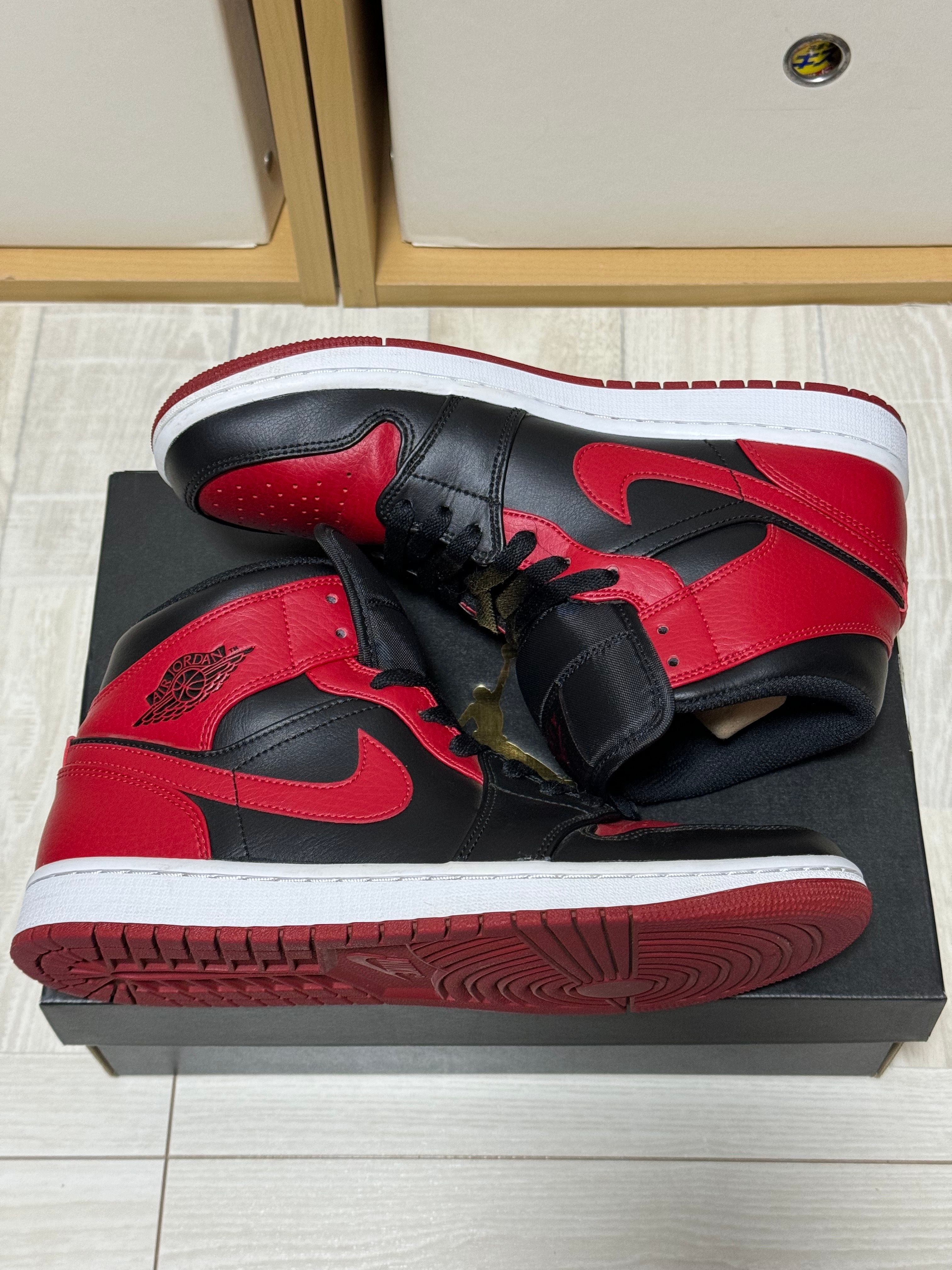 Nike Air Jordan 1 Mid "Bred"