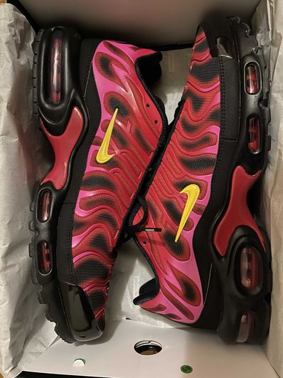 Supreme × Nike Air Max Plus "Hyper Grape"