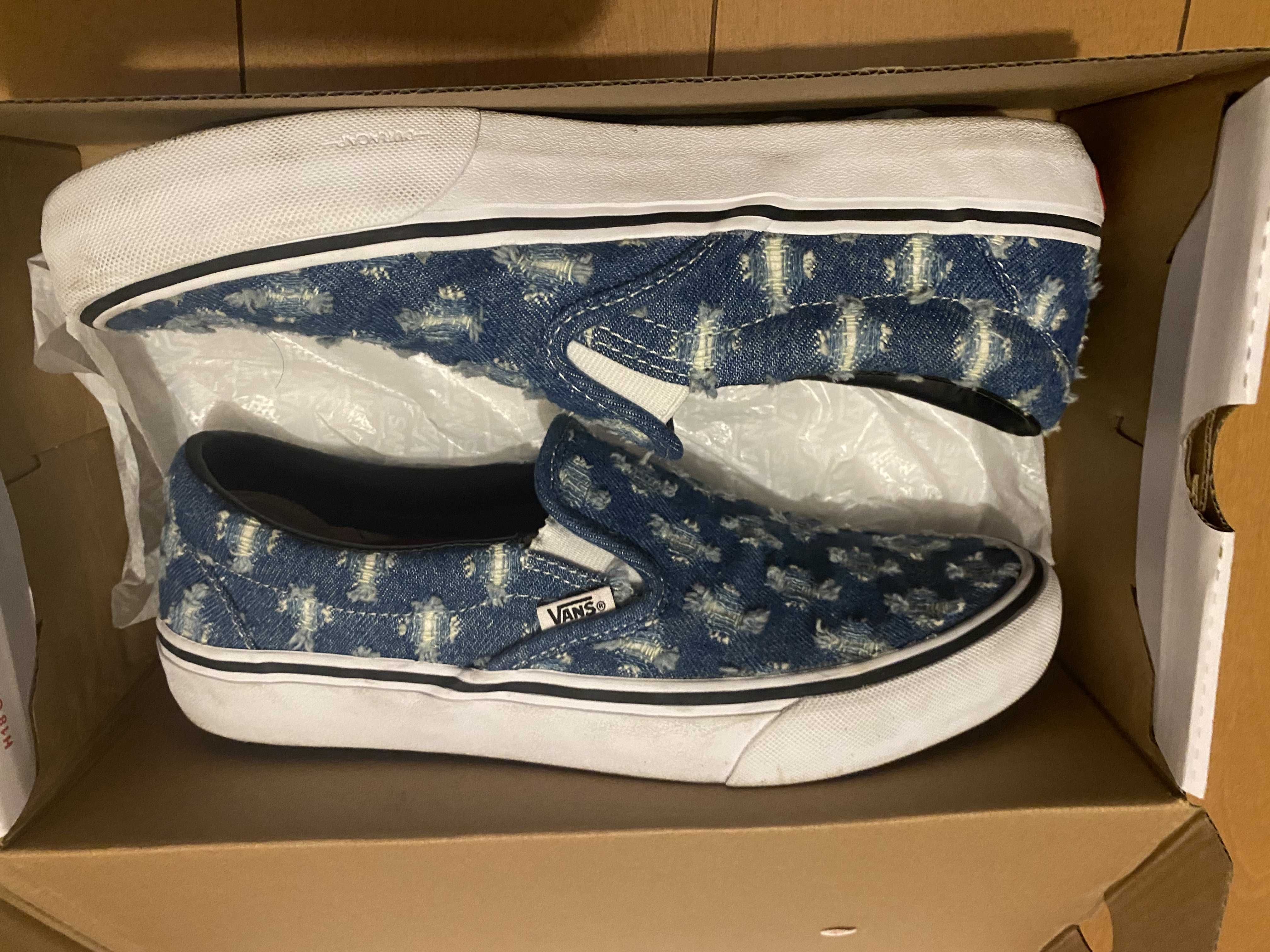 Supreme × Vans Slip-On Hole Punch Denim "Blue"