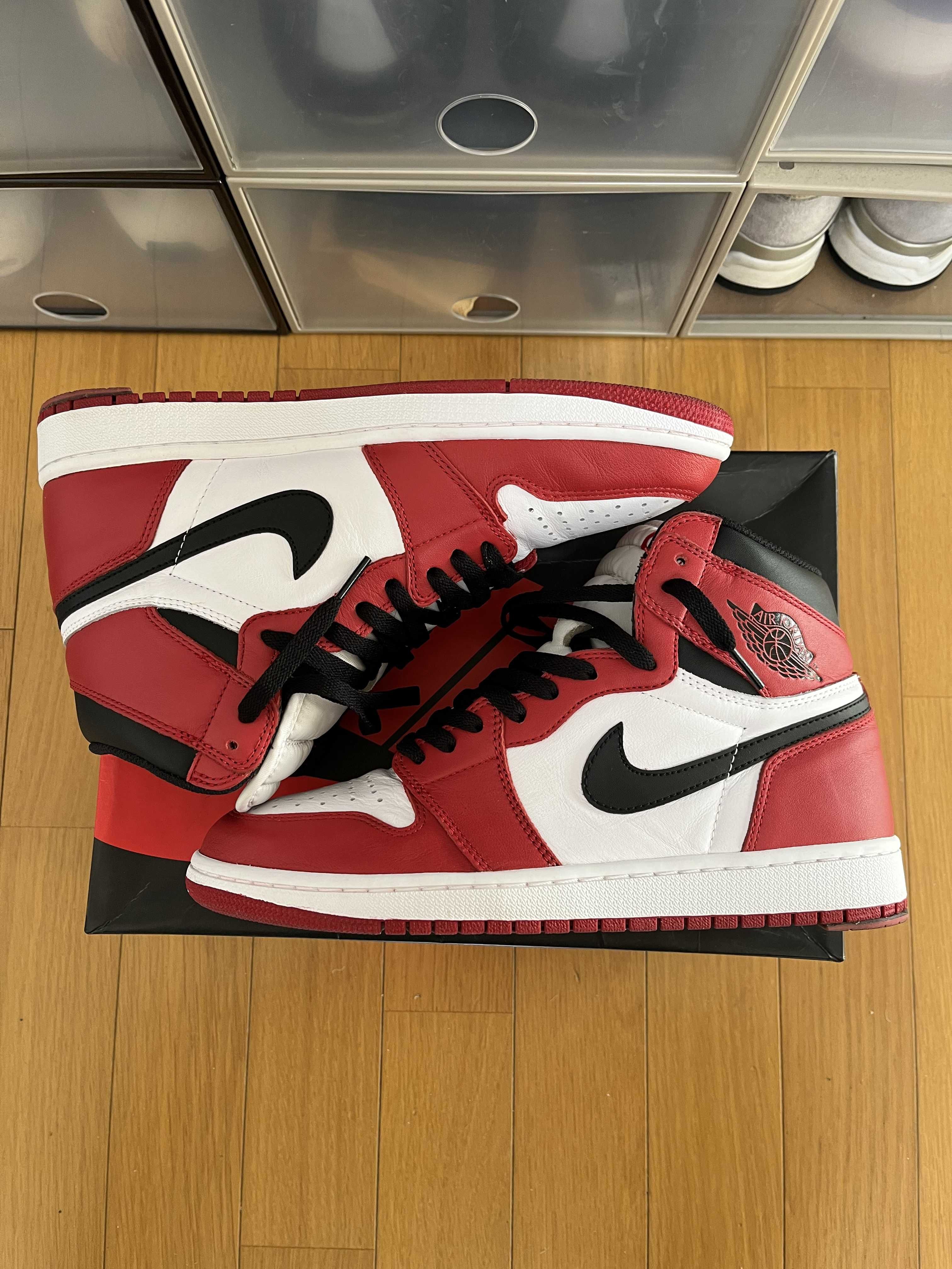 Nike Air Jordan 1 Retro High "Chicago" (2015)