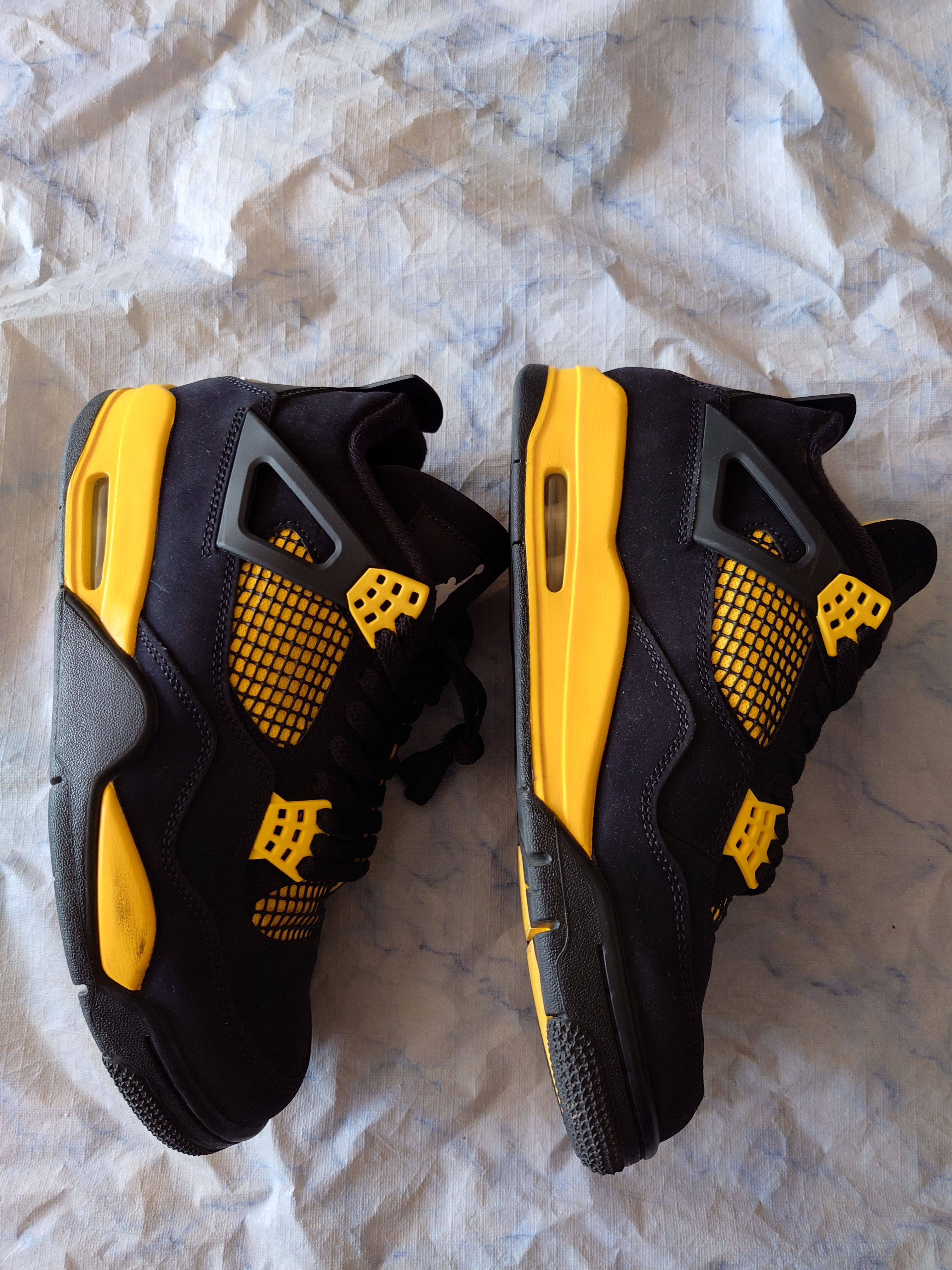 Nike Air Jordan 4 Retro "Thunder"(2023)