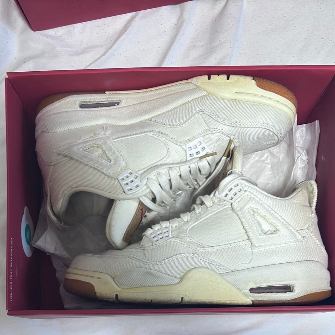 NIKE × LEVI’S AIR JORDAN 4 "WHITE DENIM"(タグ:LEVIS®)