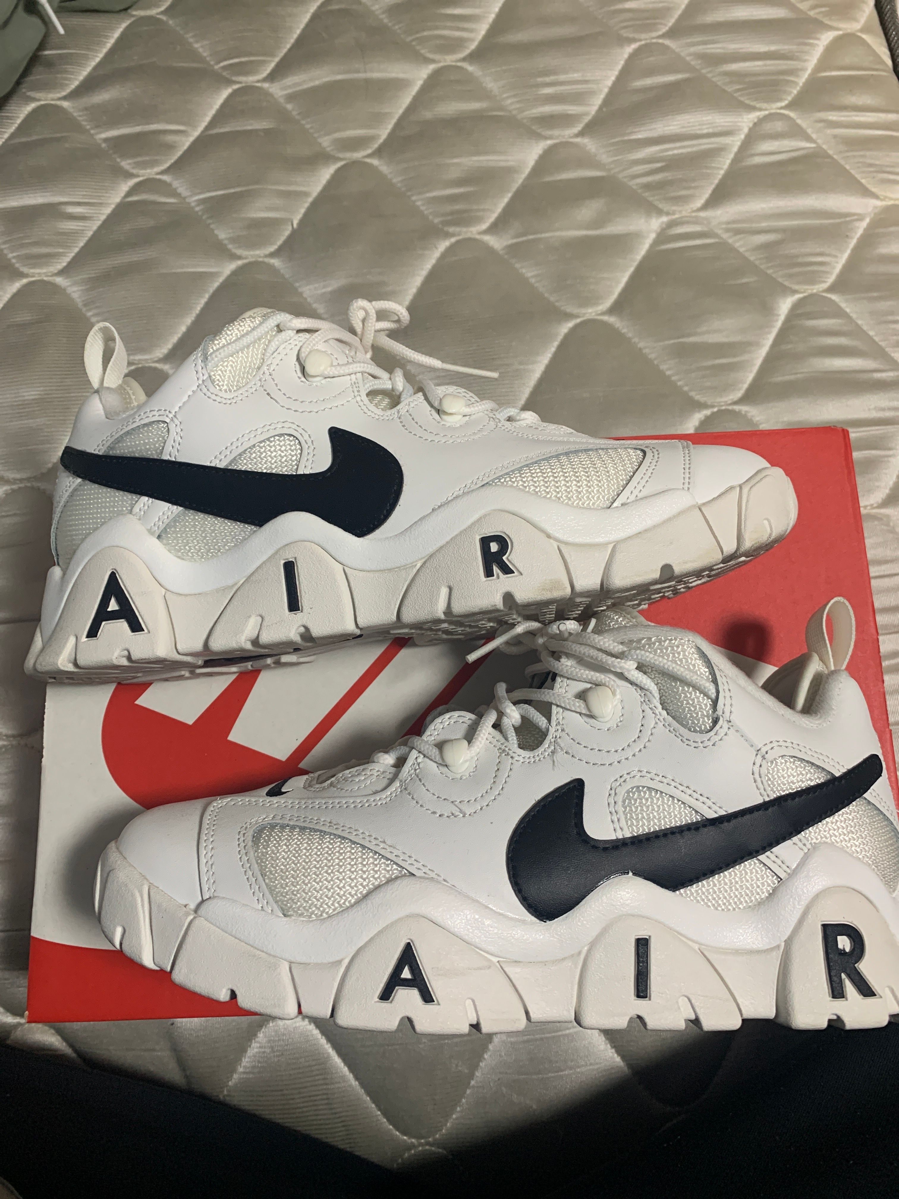 NIKE AIR BARRAGE LOW "WHITE/BLACK"