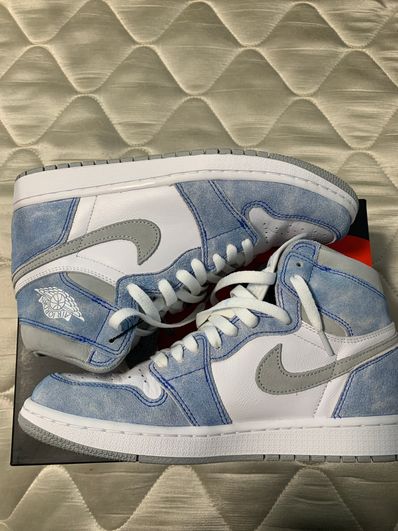 Nike Air Jordan 1 High OG "Hyper Royal"