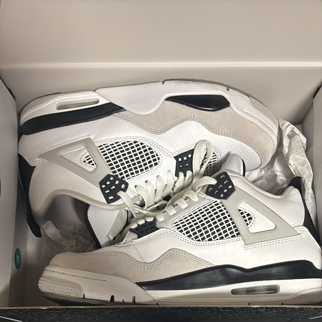 Nike Air Jordan 4 "Military Black"