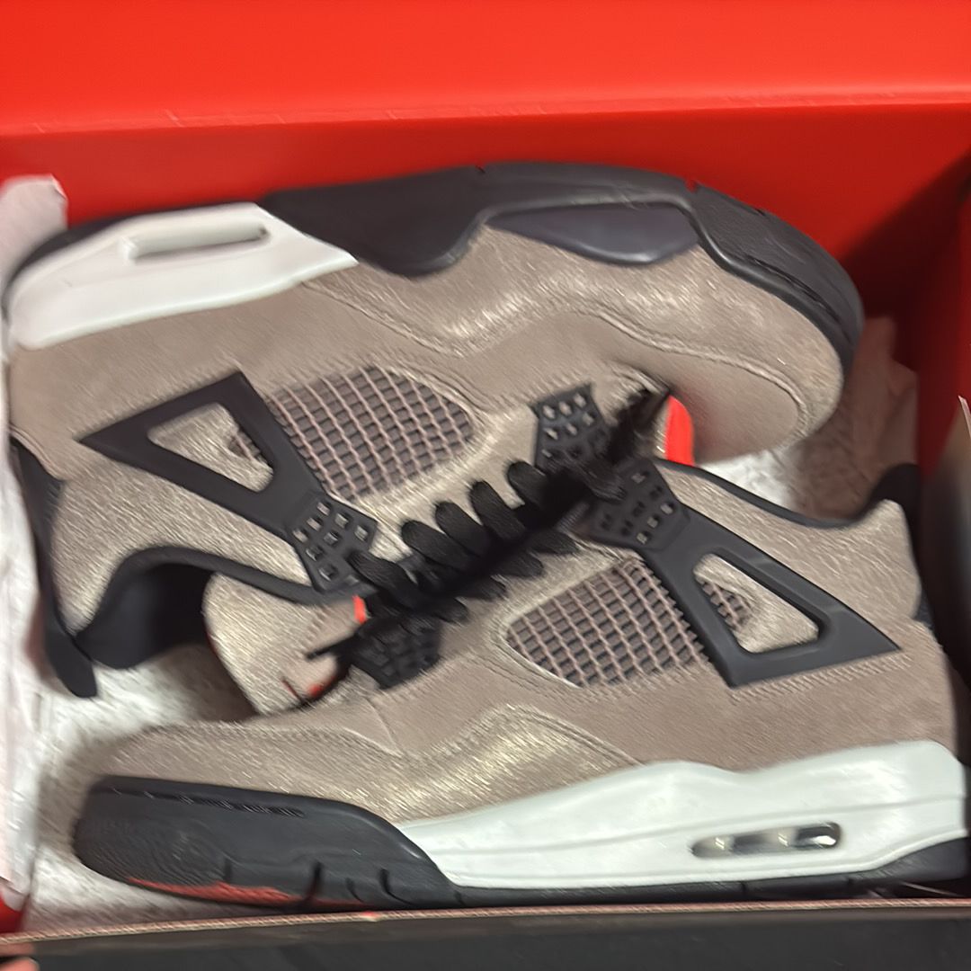 Nike Air Jordan 4 "Taupe Haze"