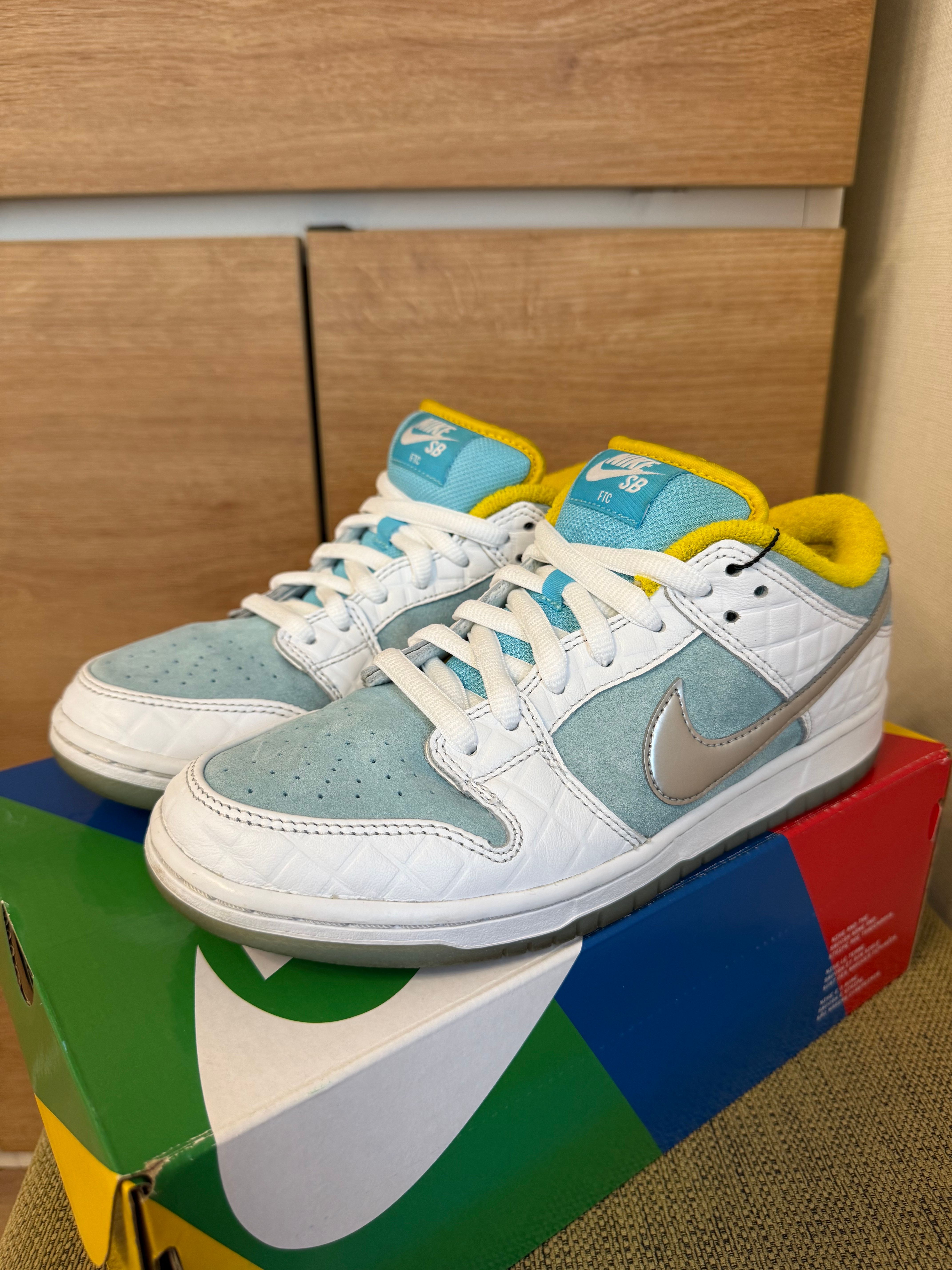 Nike Dunk Low FTC 水色/ホワイト/イエロー FTC × Nike SB Dunk Low 