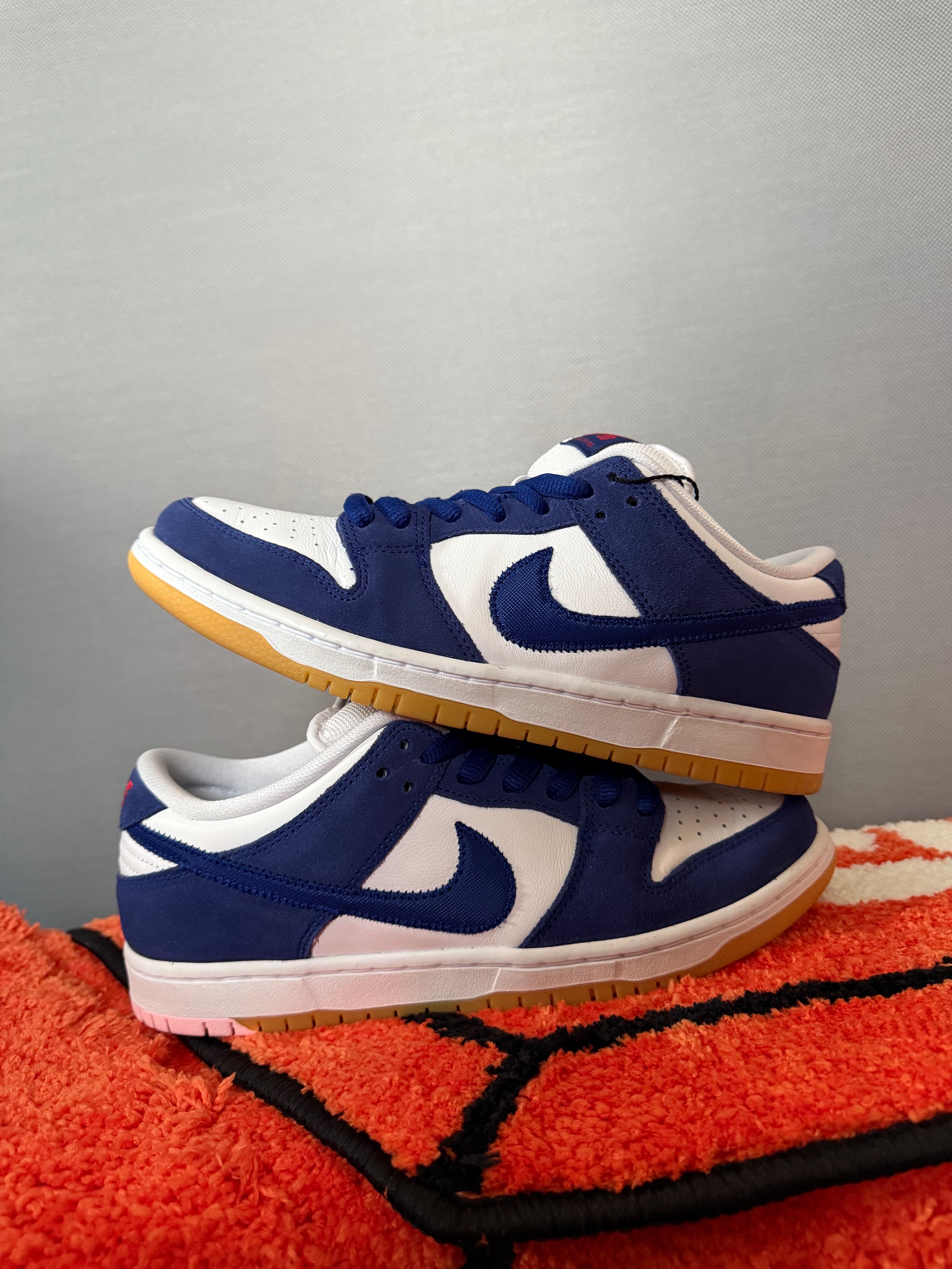 Nike SB Dunk Low "Los Angeles Dodgers/Deep Royal Blue"