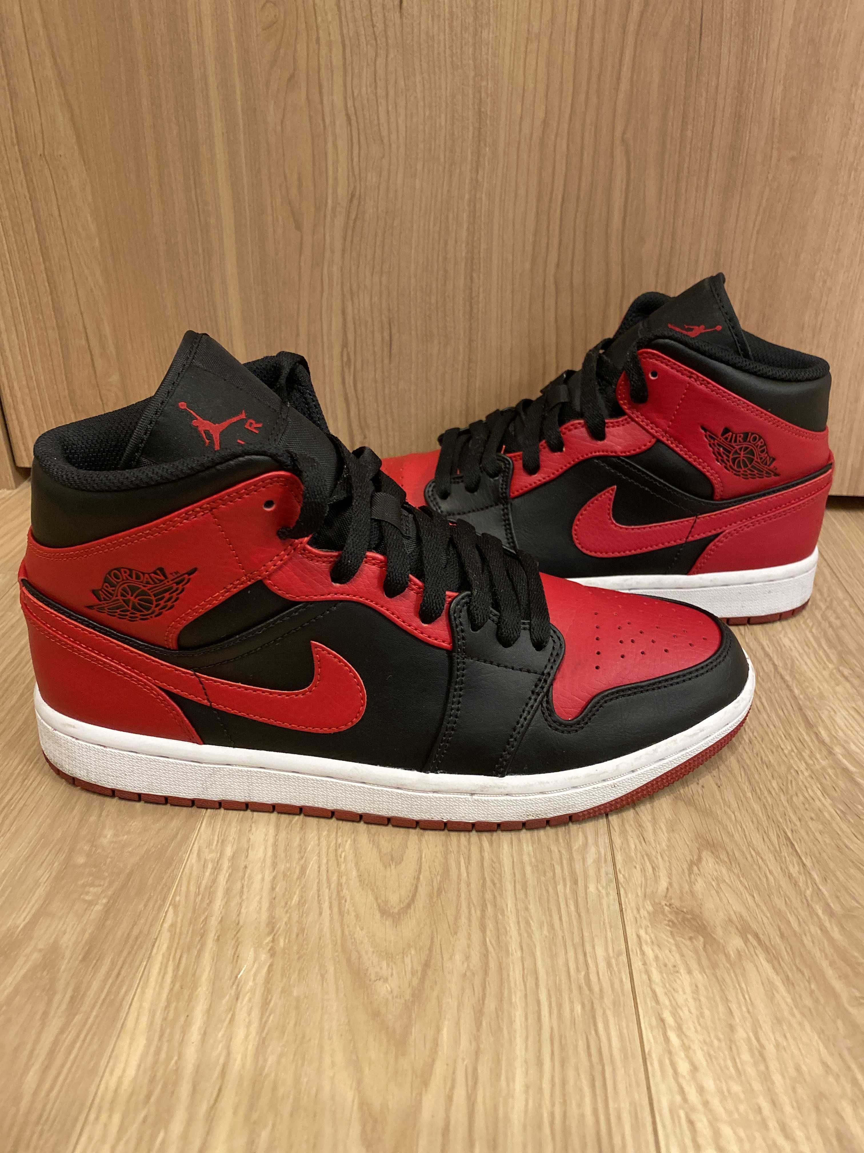 Nike Air Jordan 1 Mid "Bred"