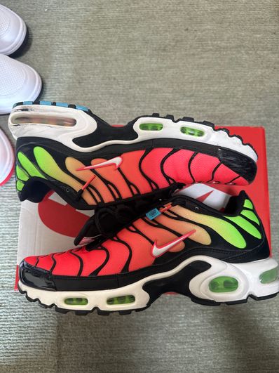 Nike Air Max Plus Worldwide Pack "Crimson Green"