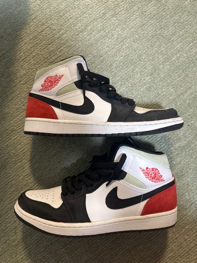 Nike Air Jordan 1 Mid SE