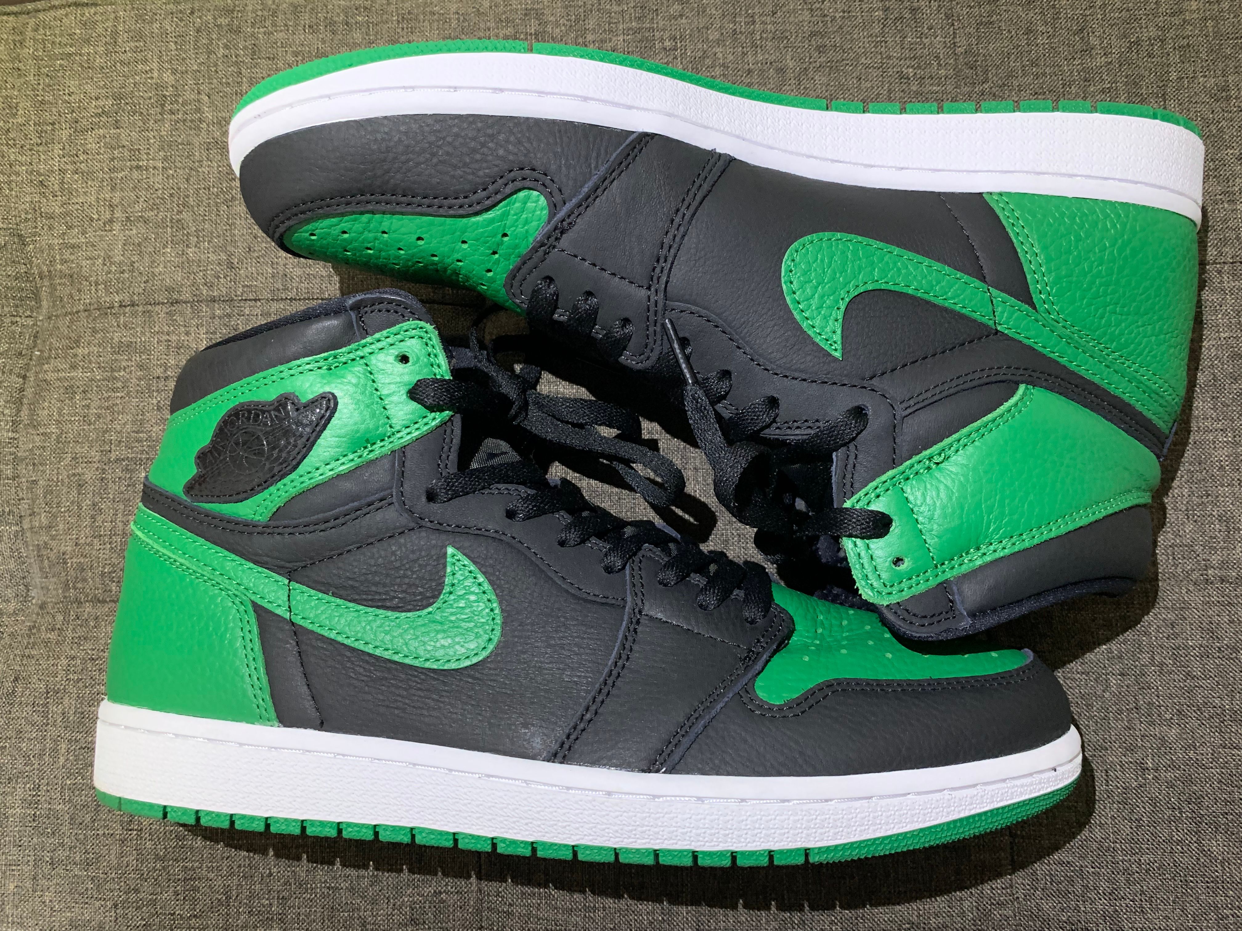 Nike Air Jordan 1 Retro High OG "Black/Pine Green" (2020)