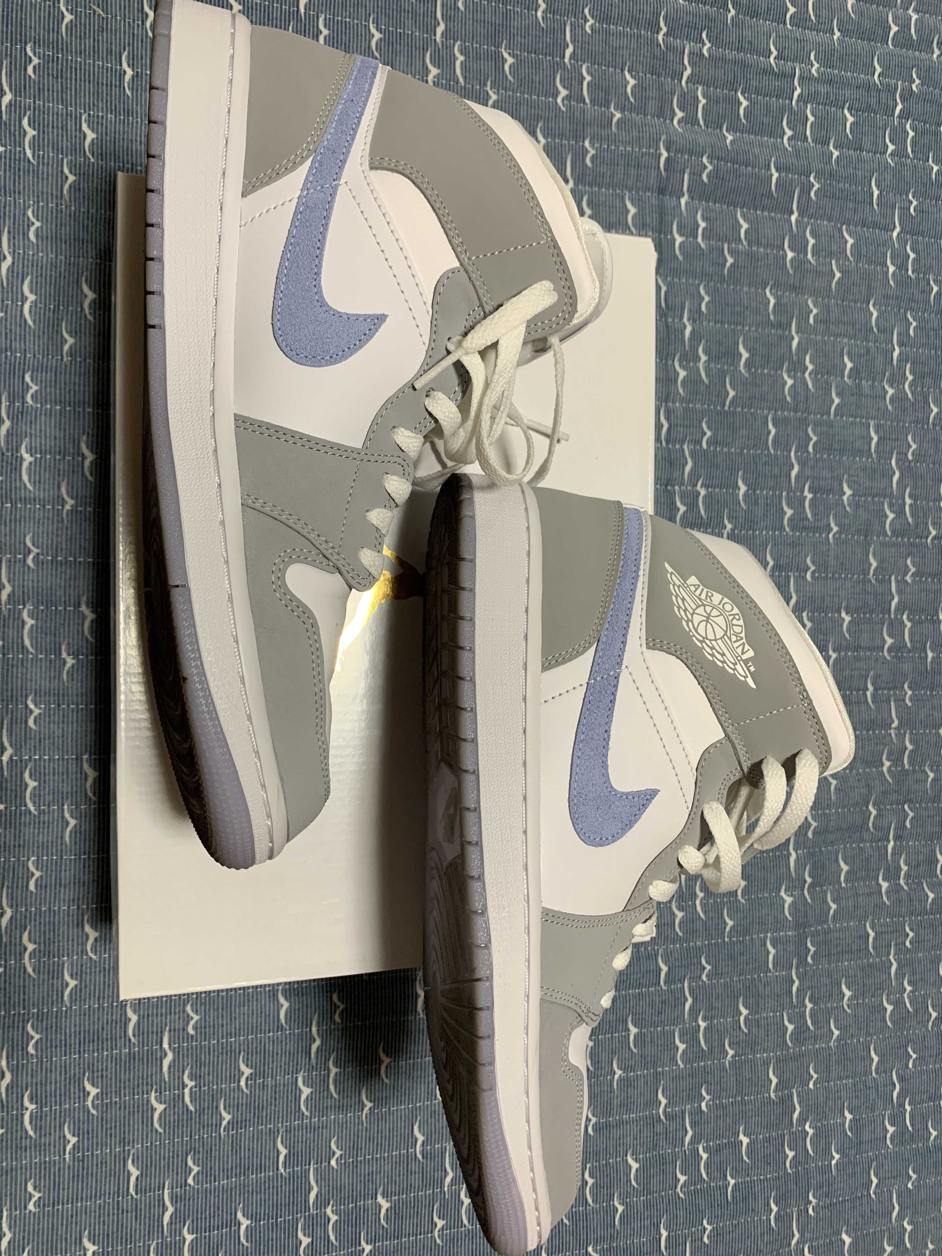 Nike Women's Air Jordan 1 Mid "Wolf Grey"