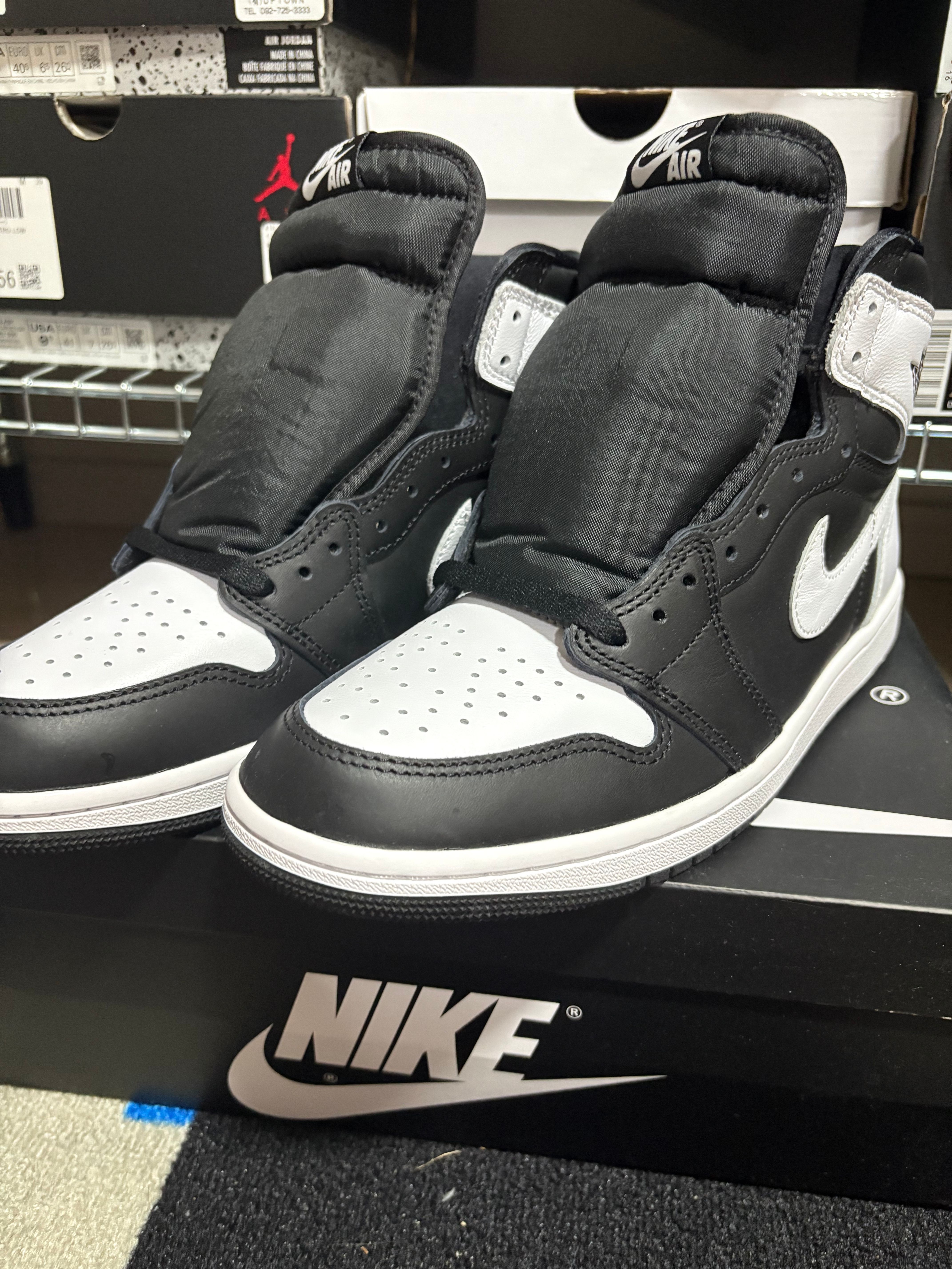 Nike Air Jordan 1 Retro High OG "Black/White"