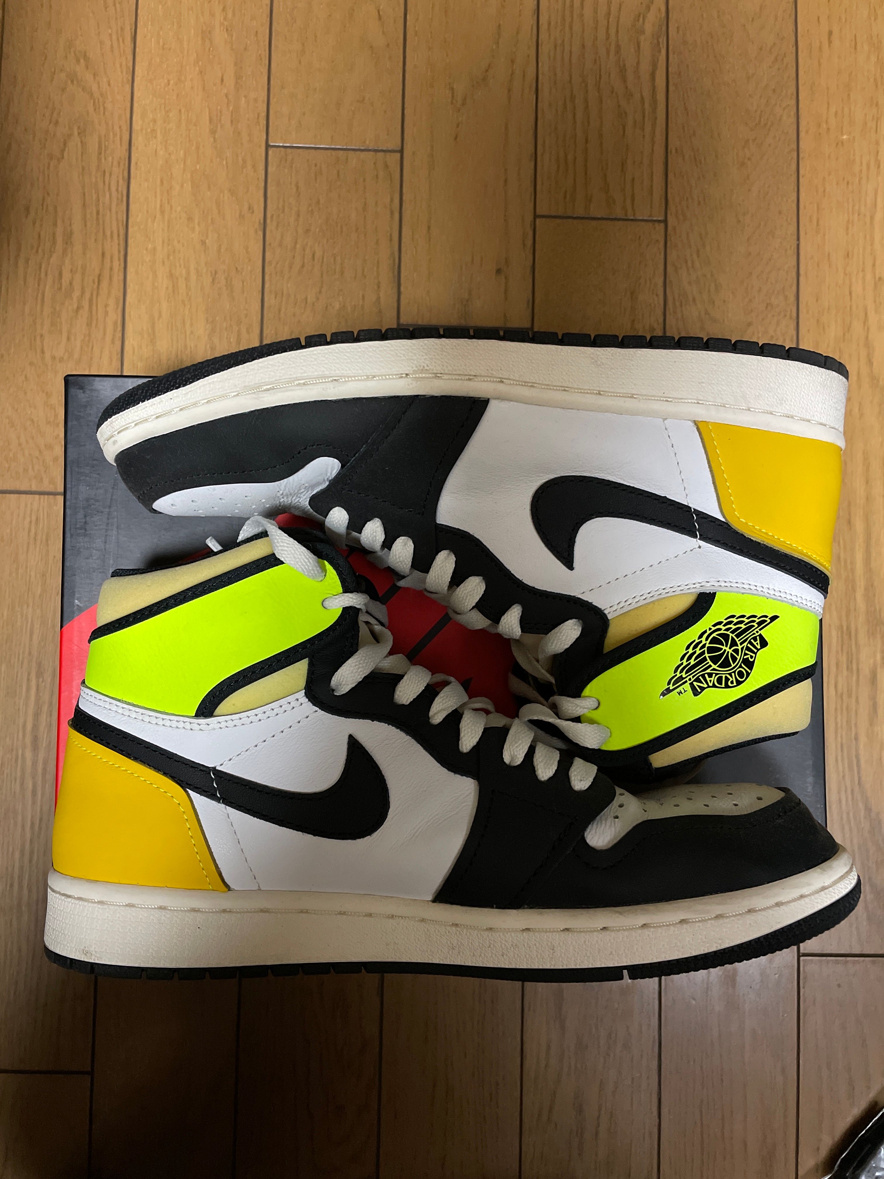 Nike Air Jordan 1 High OG "Volt Gold"