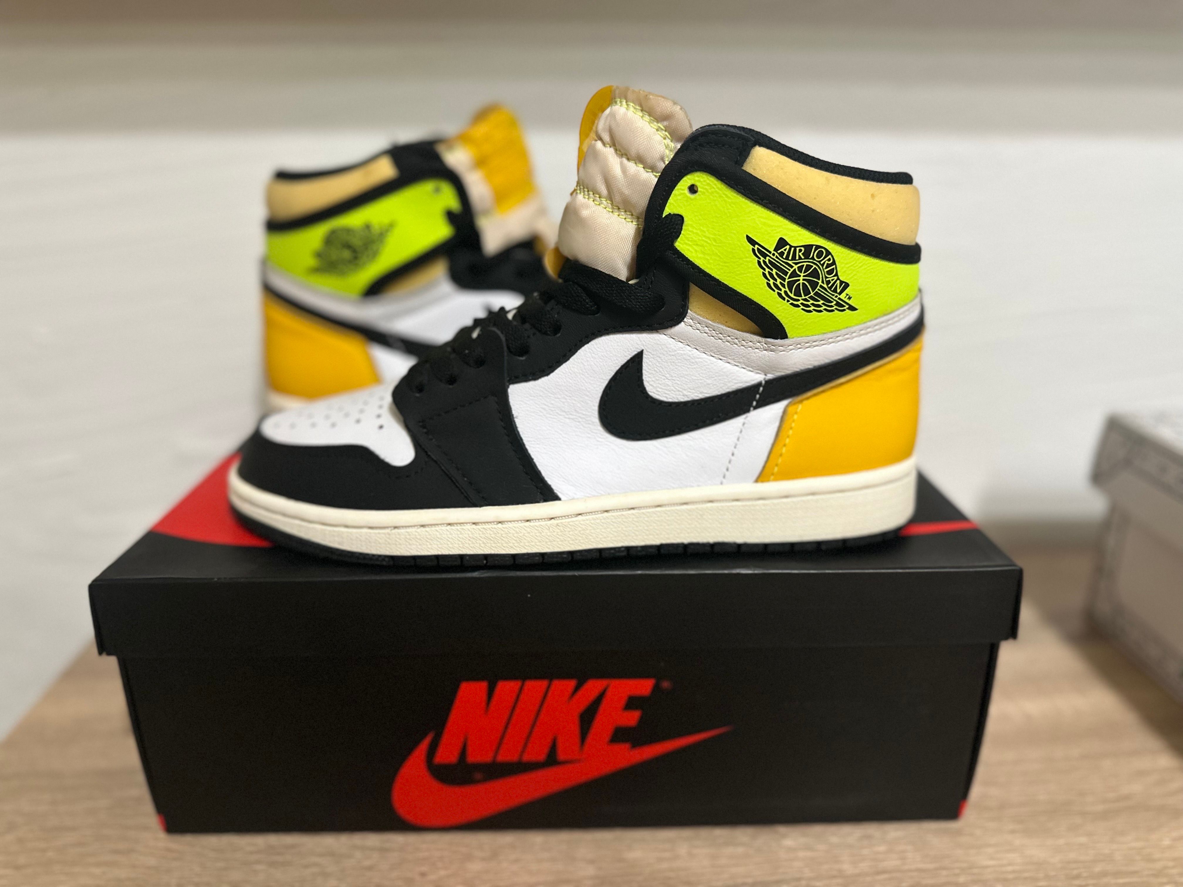 Nike Air Jordan 1 High OG "Volt Gold"