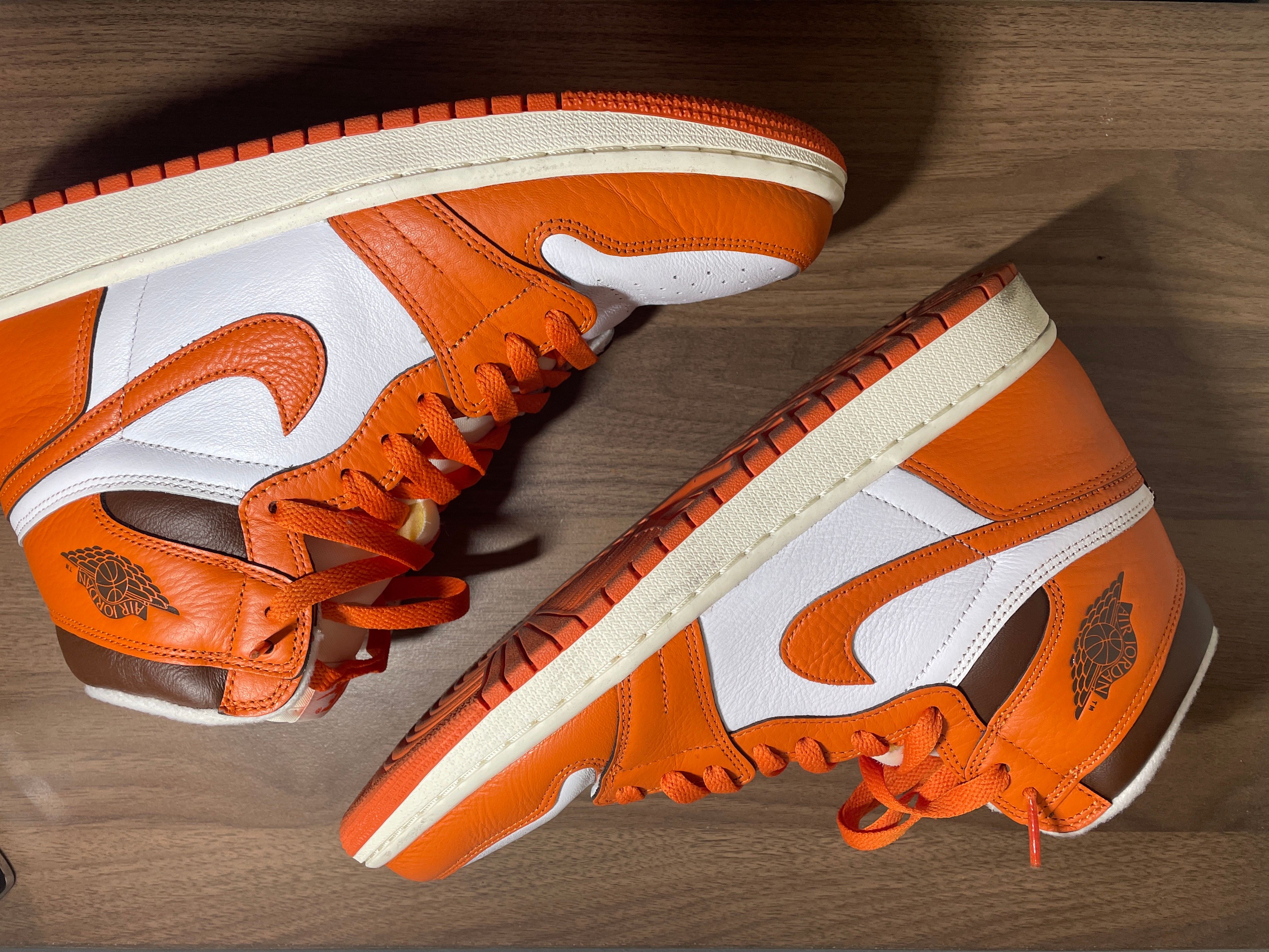 Nike Women's Air Jordan 1 High OG "Starfish"