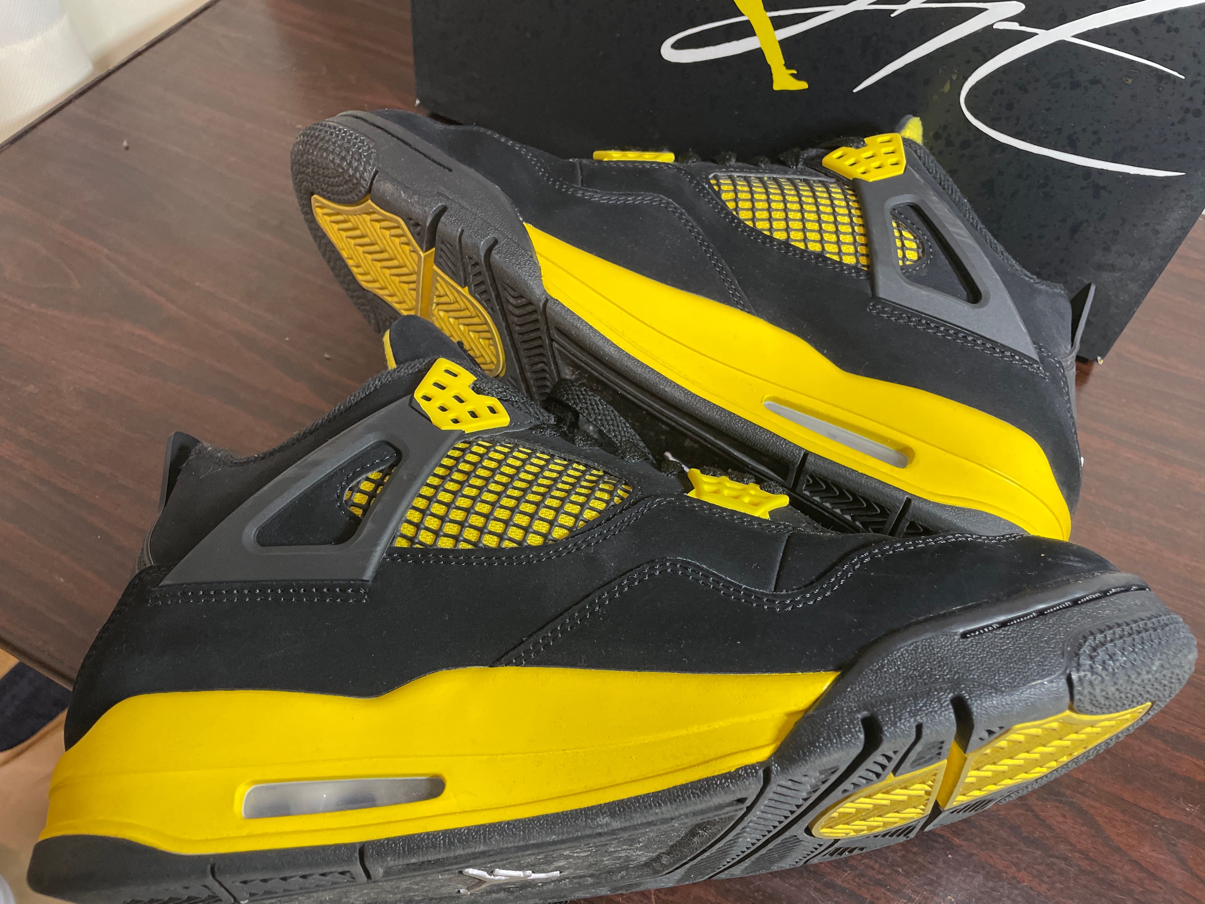 Nike Air Jordan 4 Retro "Thunder"(2023)