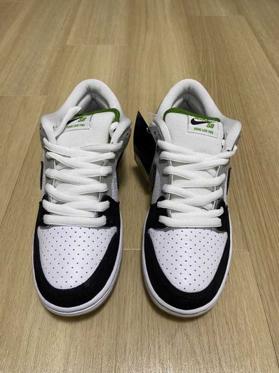 Nike SB Dunk Low "Chlorophyll"