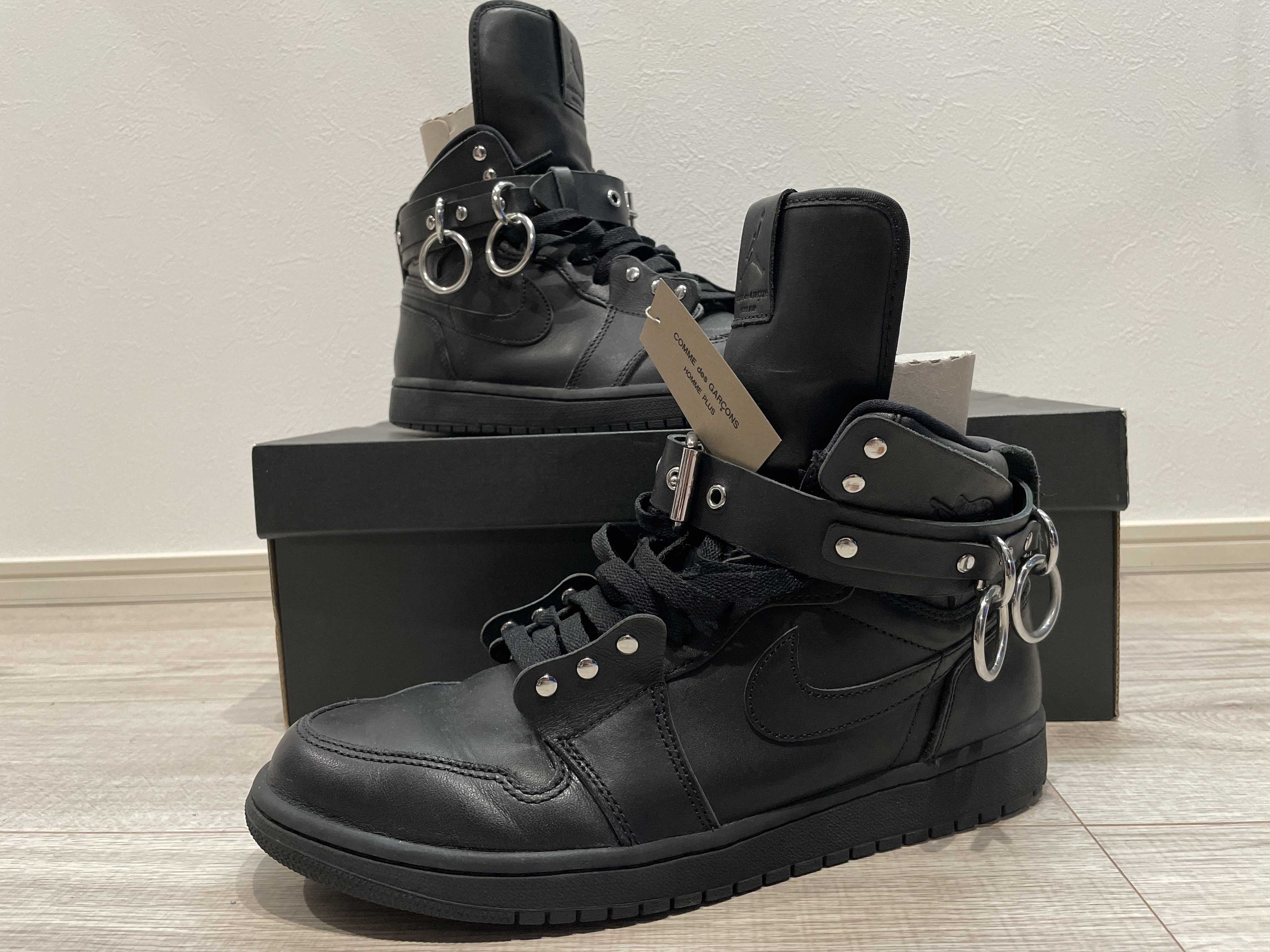 COMME des GARÇONS × Nike Air Jordan 1 High "Black"