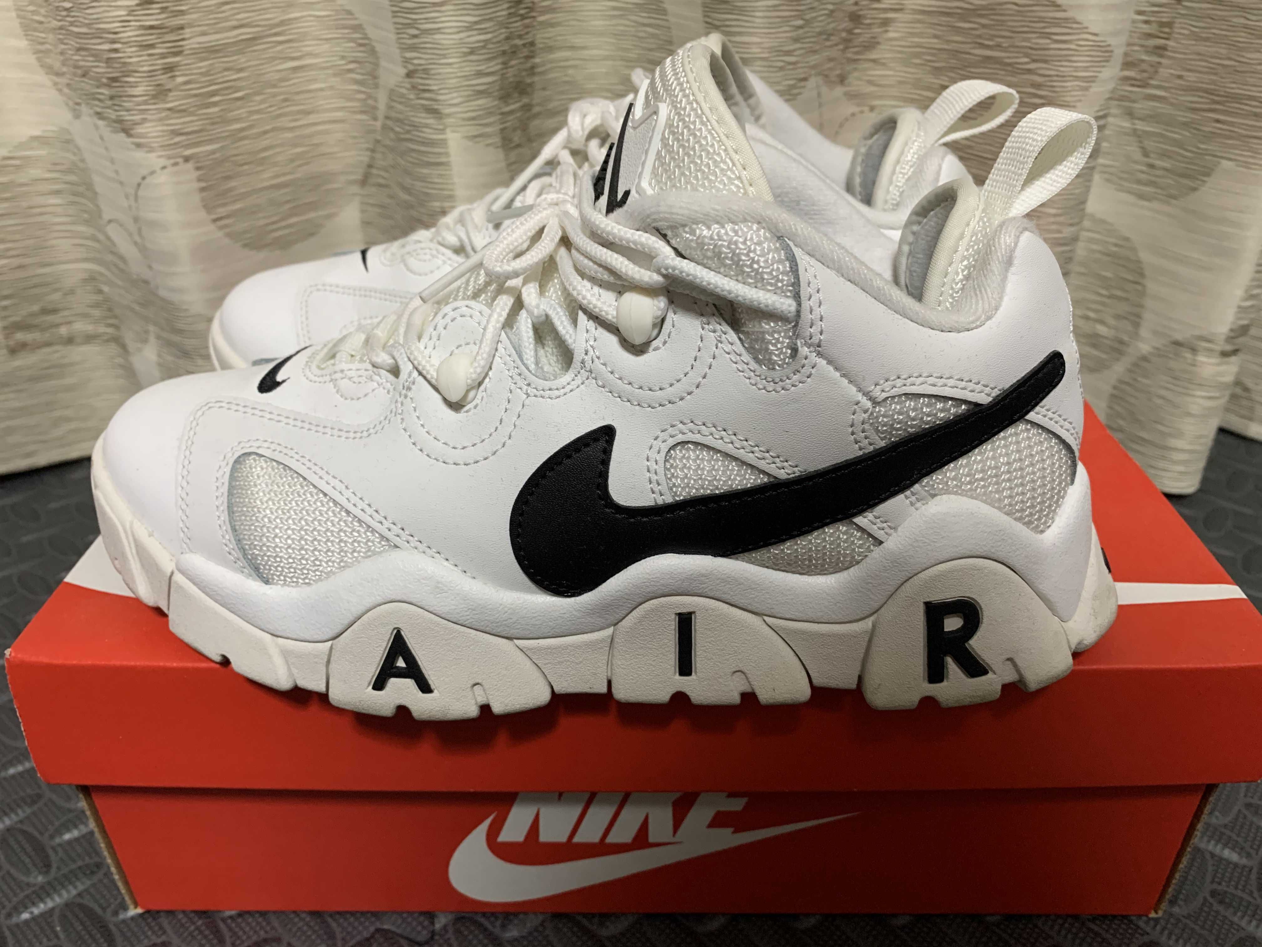 NIKE AIR BARRAGE LOW "WHITE/BLACK"