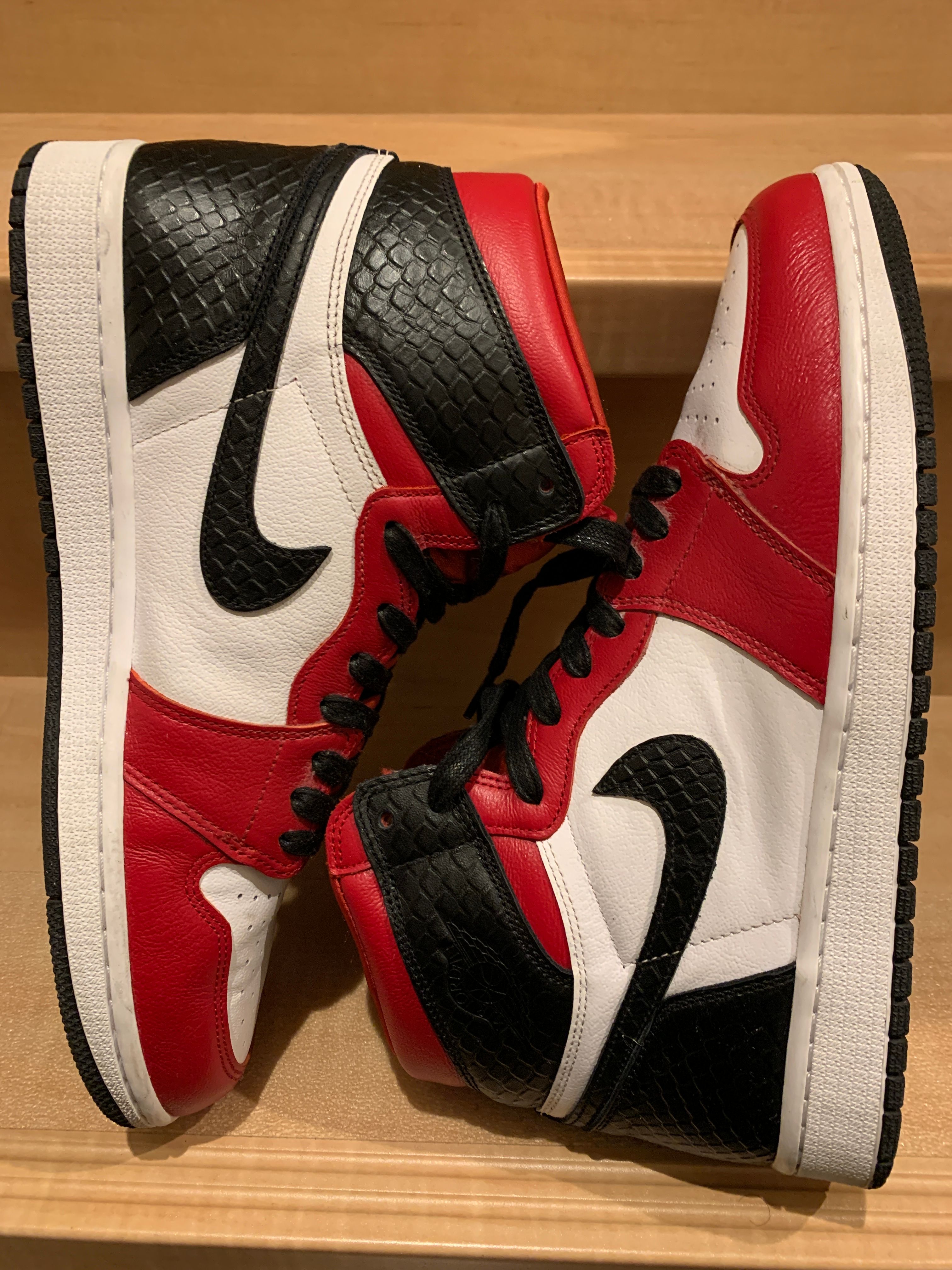 Nike Women's Air Jordan 1 High OG "Satin Red"