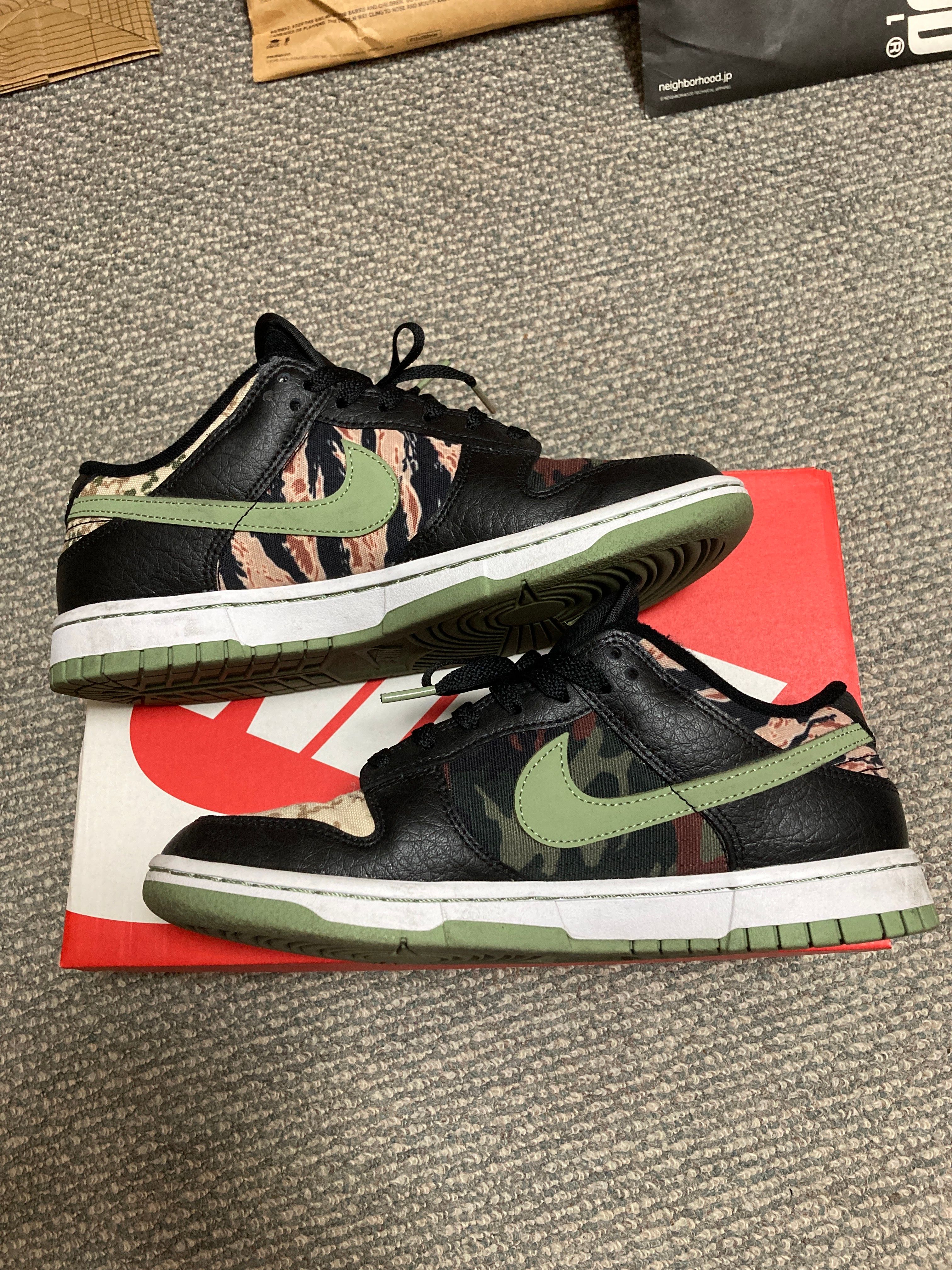 NIKE DUNK LOW SE "BLACK MULTI CAMO"