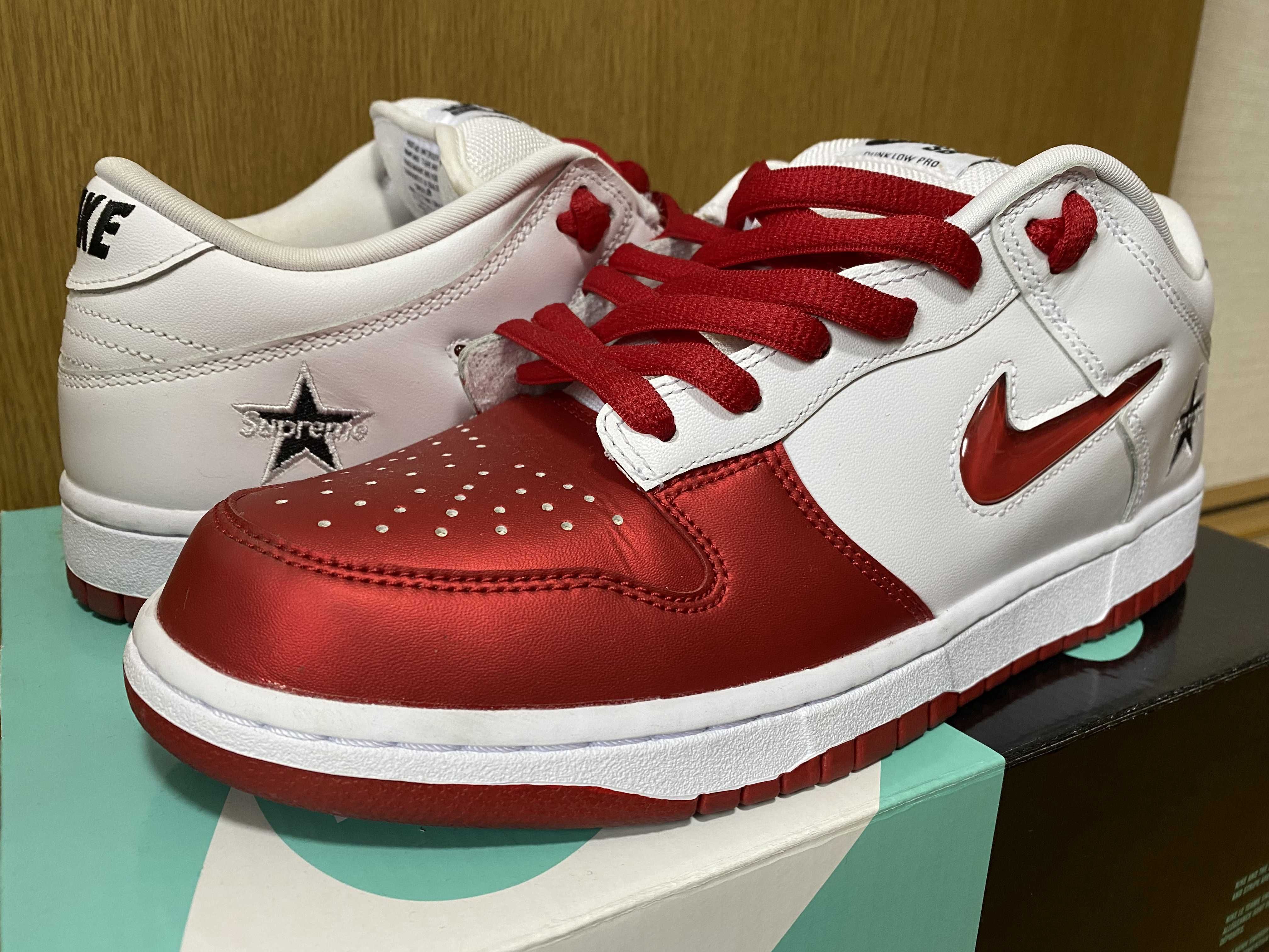 Supreme × Nike Dunk Low "Varsity Red/White"