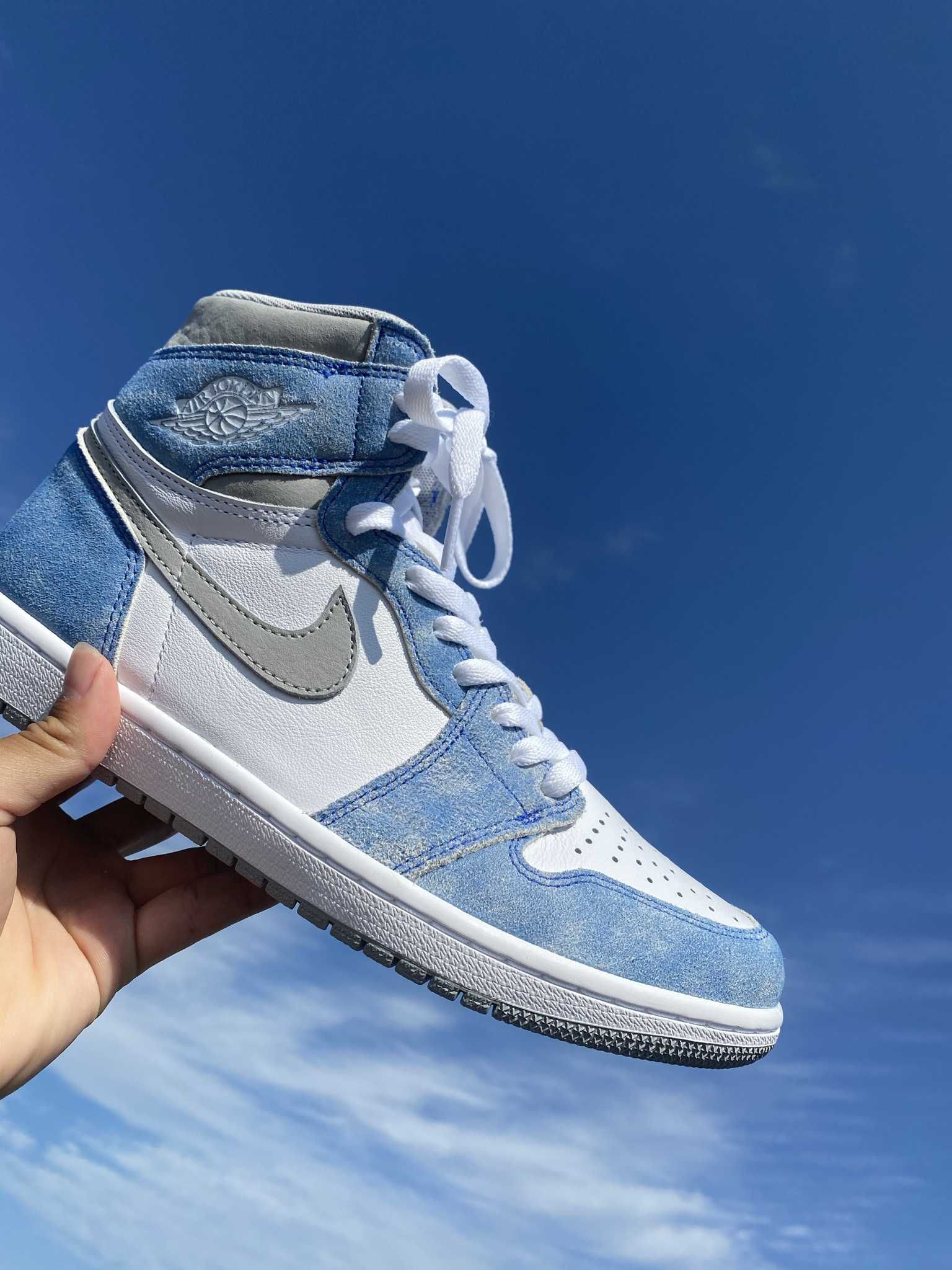 Nike Air Jordan 1 High OG "Hyper Royal"