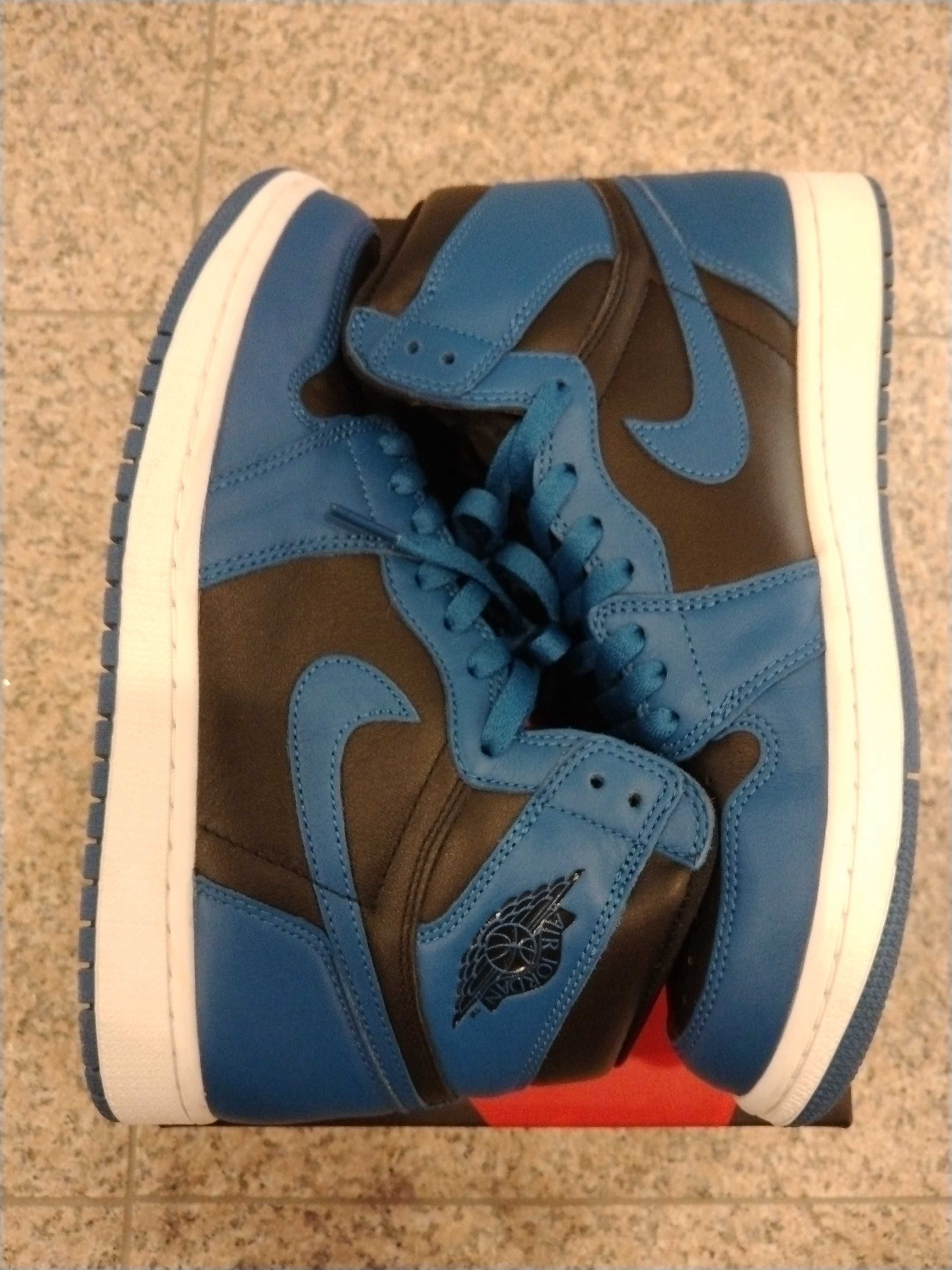 Nike Air Jordan 1 Retro High OG "Dark Marina Blue"
