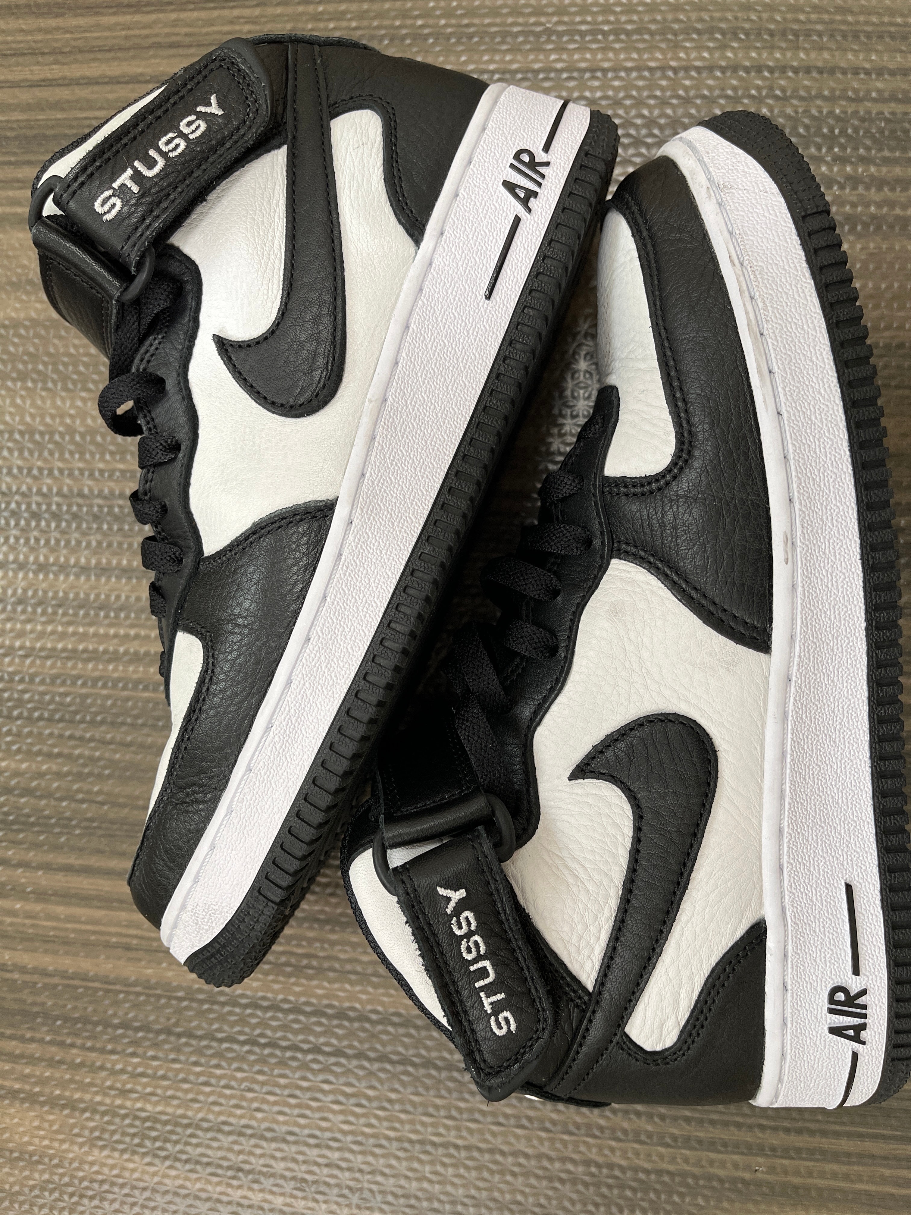 Stussy × Nike Air Force 1 Mid "Black and Light Bone"