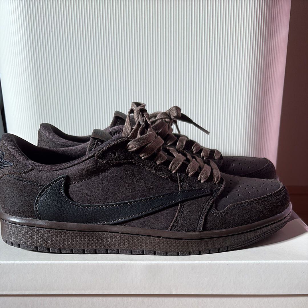 Travis Scott × Nike Air Jordan 1 Low OG SP "Velvet Brown and Dark Mocha"