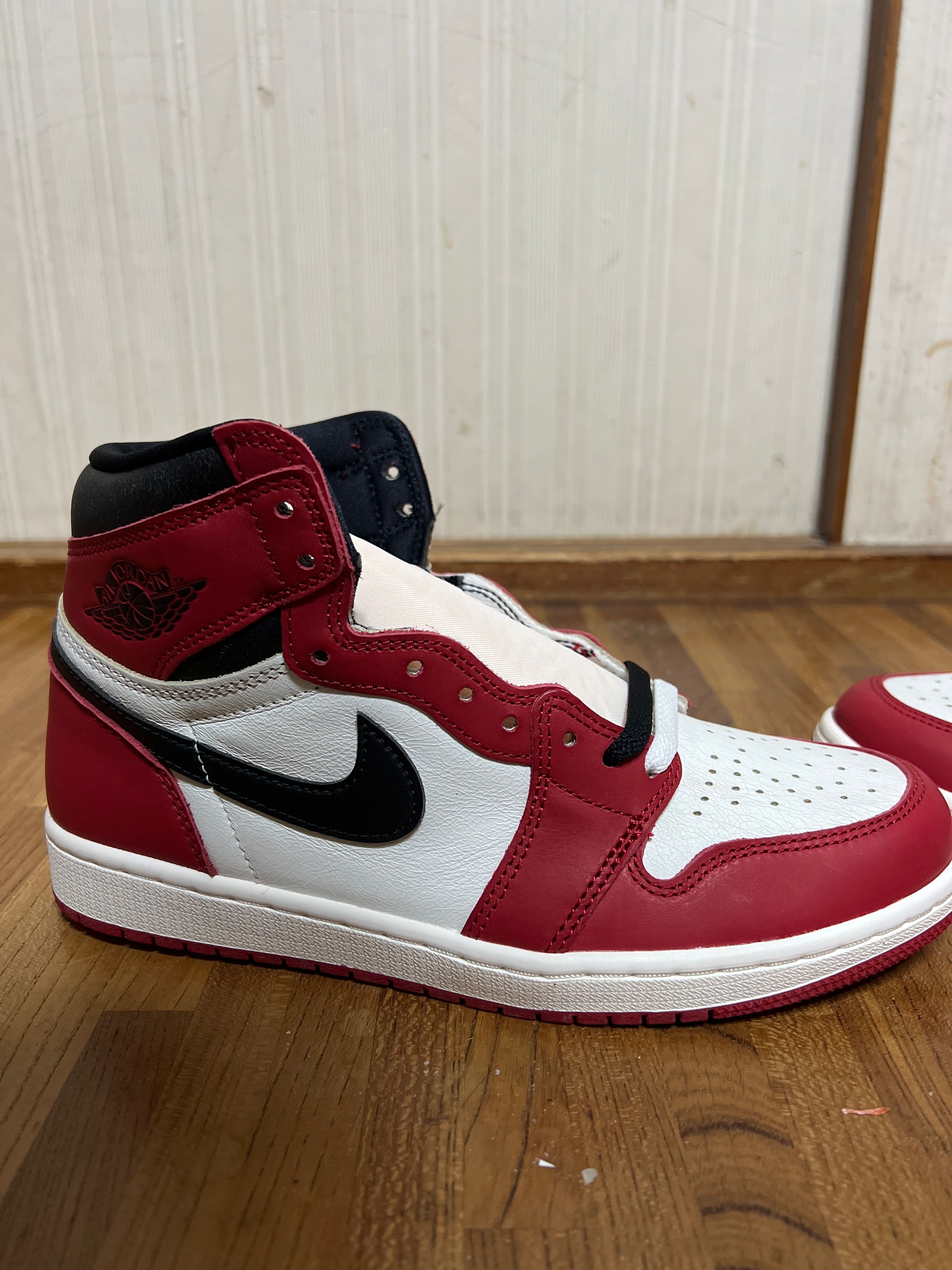 Nike Air Jordan 1 High OG "Lost & Found/Chicago"