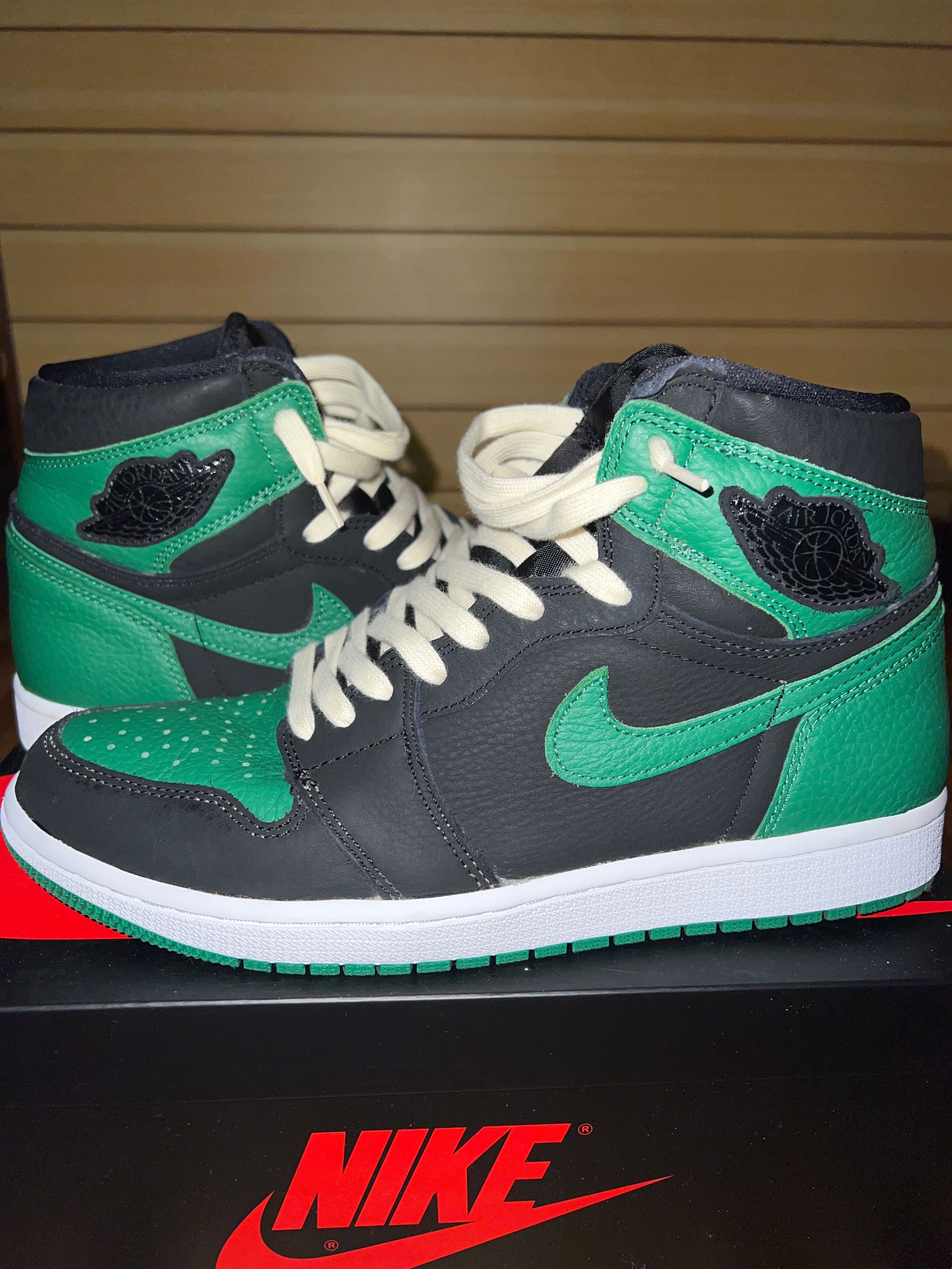 Nike Air Jordan 1 Retro High OG "Black/Pine Green" (2020)      