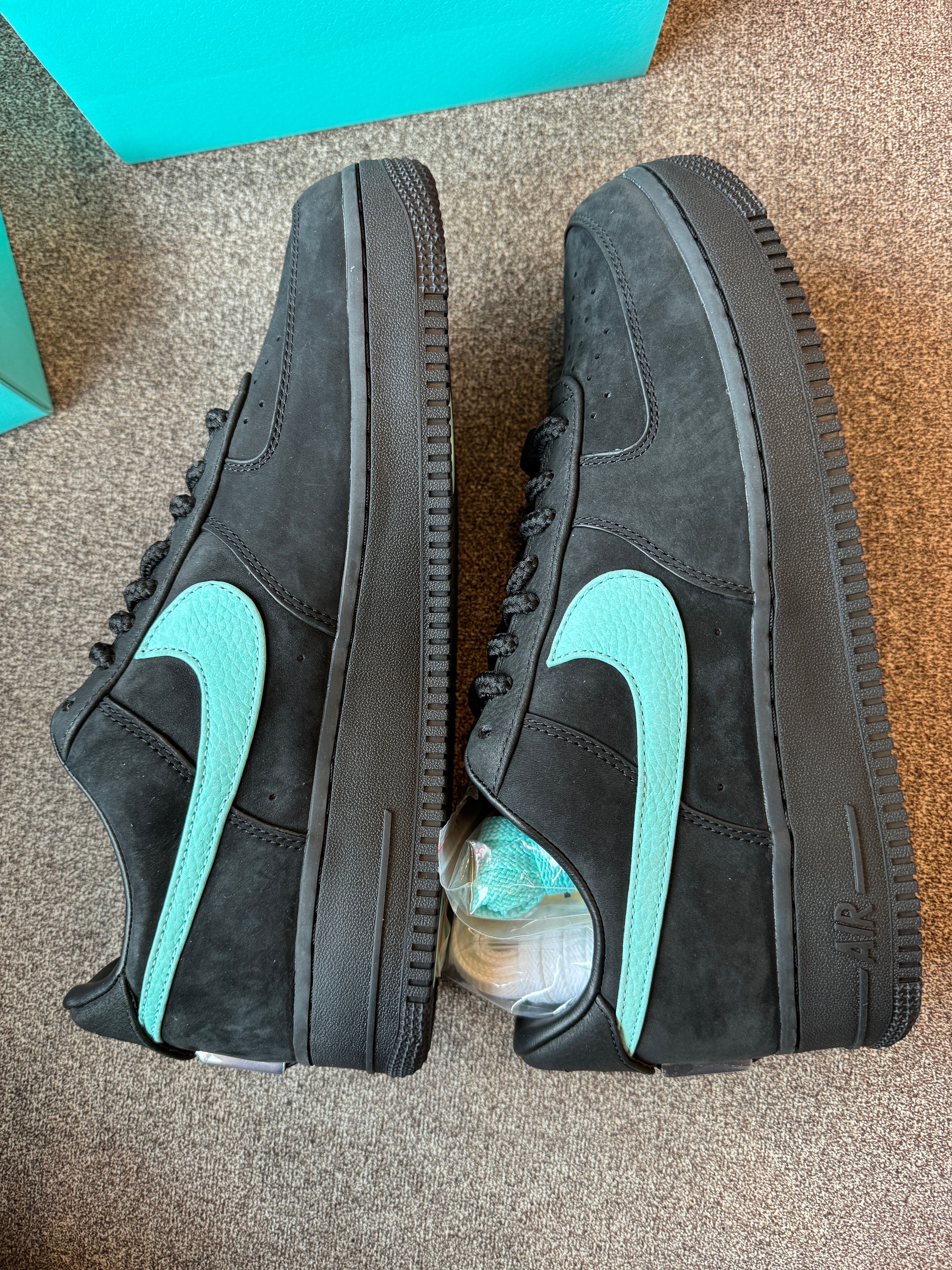 Tiffany & Co. × Nike Air Force 1 Low "1837"