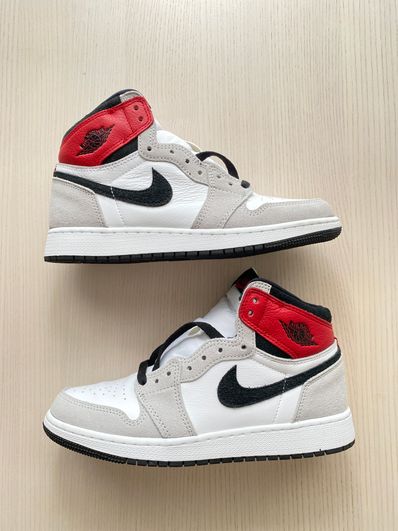 Nike GS Air Jordan 1 High OG "Light Smoke Grey"