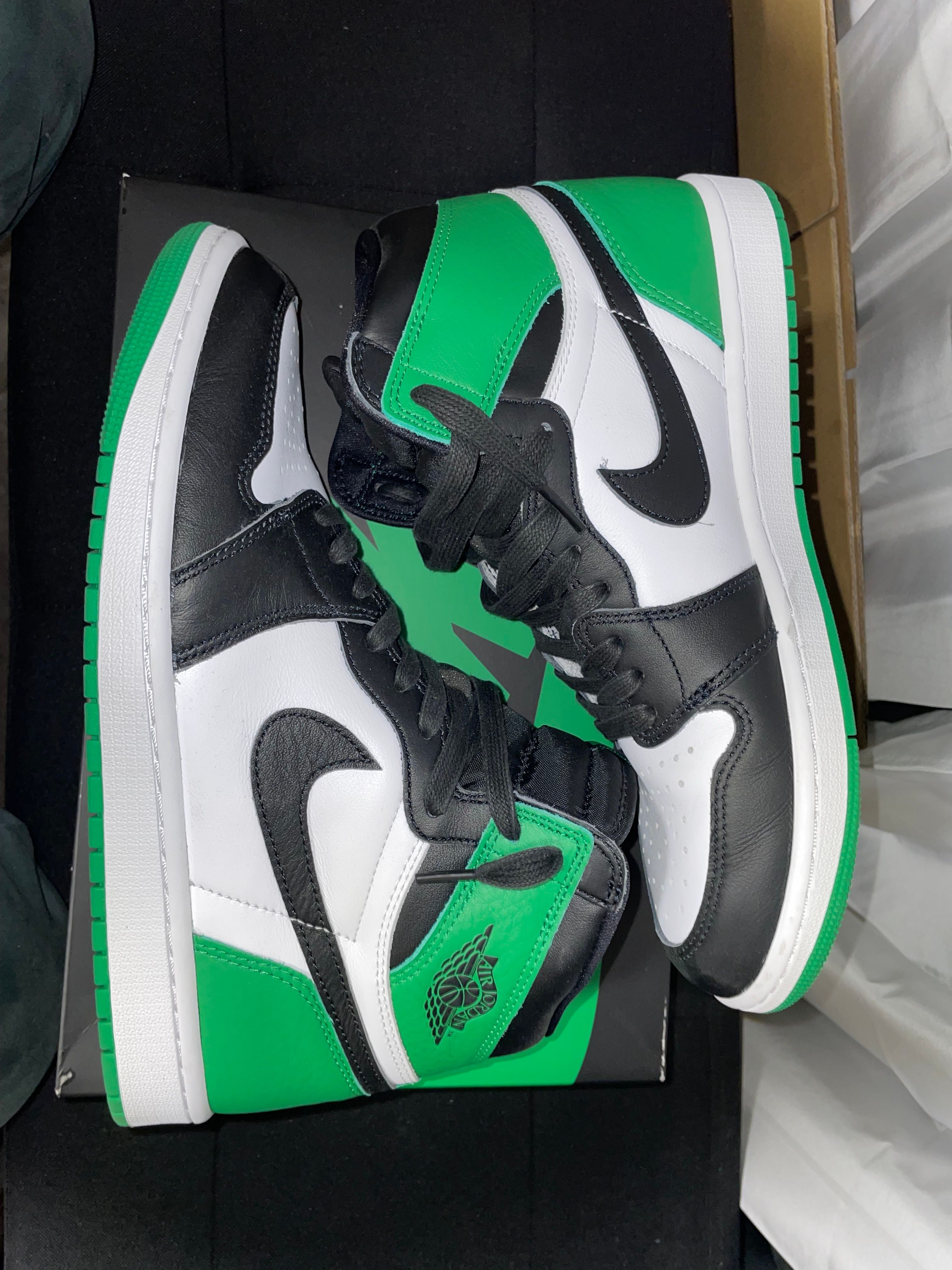 Nike Air Jordan 1 Retro High OG "Celtics/Black and Lucky Green" (2023)