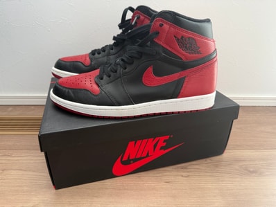 Nike Air Jordan 1 Retro High OG "Bred/Banned"