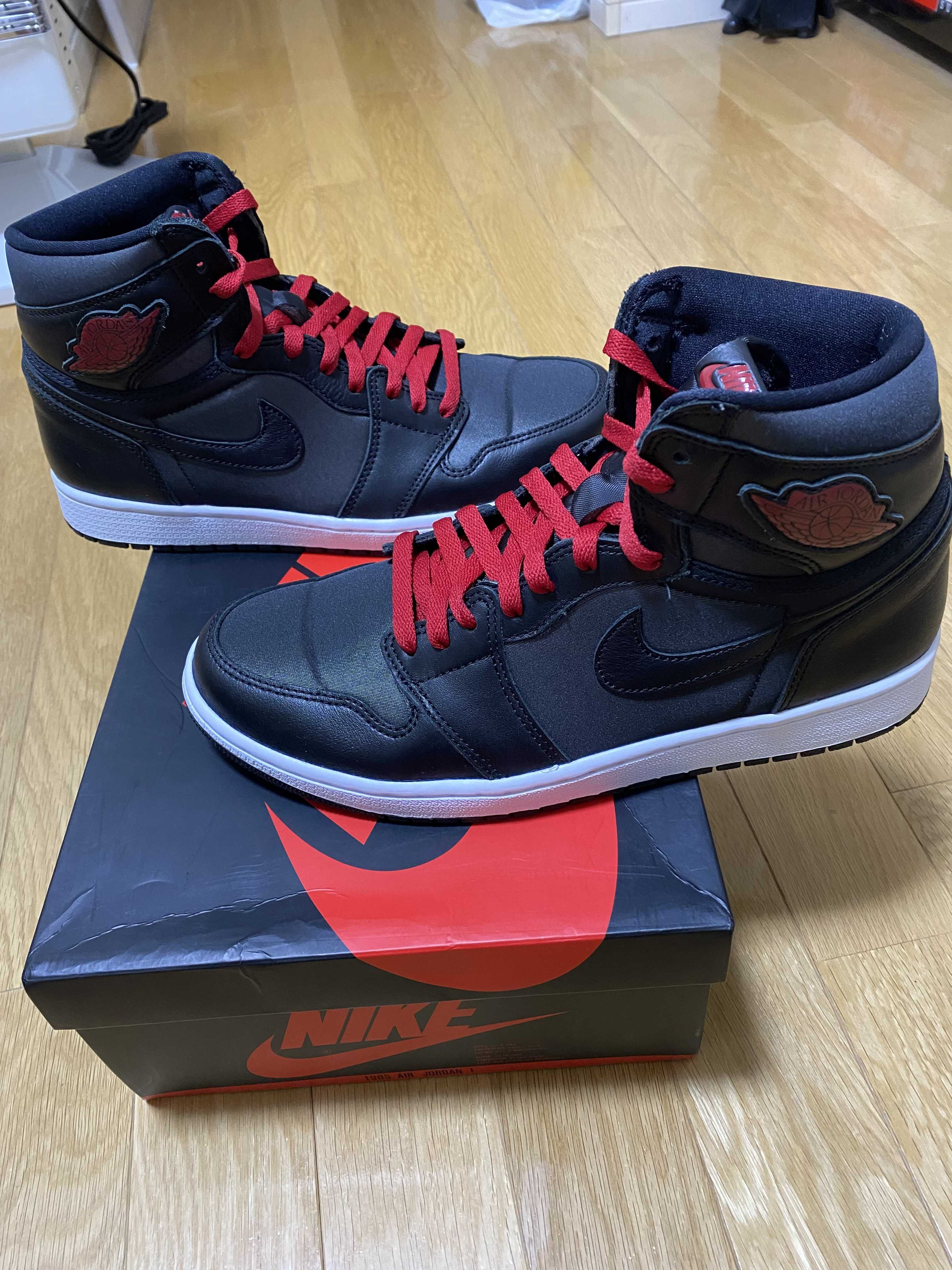 Nike Air Jordan 1 Retro High OG "Black/Metallic Silver/Gym Red"  