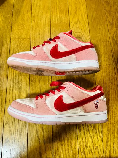 Strangelove × Nike SB Dunk Low "Valentine’s Day"