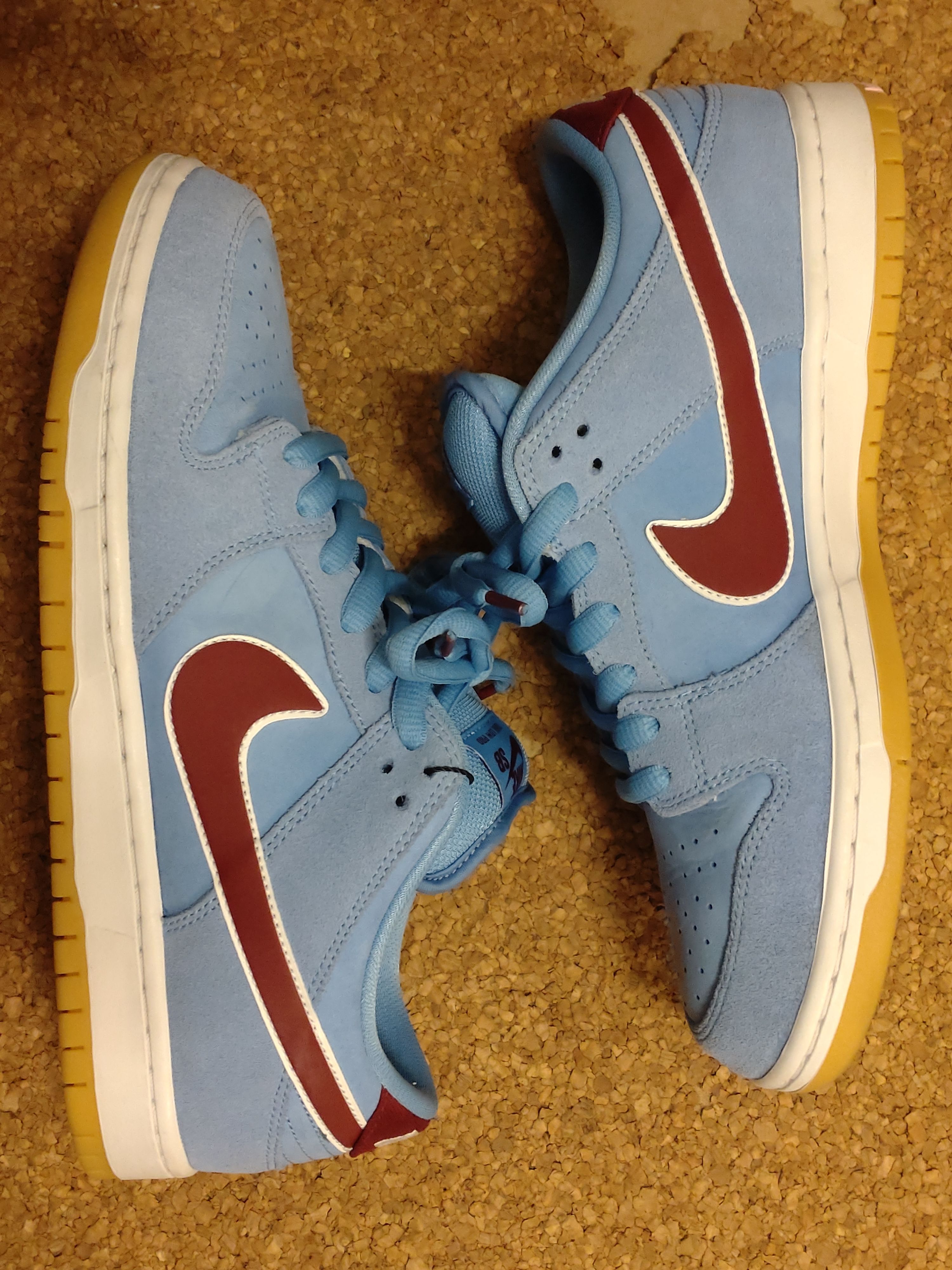 Nike SB Dunk Low Pro "Philadelphia Phillies/Valor Blue and Team Maroon"